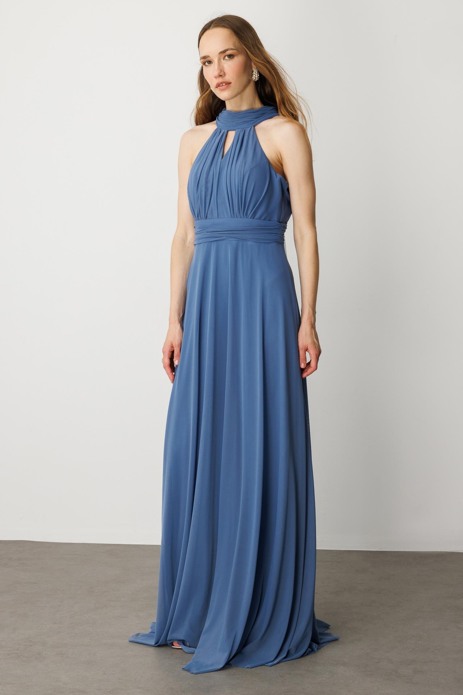 Sırt Dekolteli Kloş Etekli Tül Uzun Abiye Elbise-İNDİGO