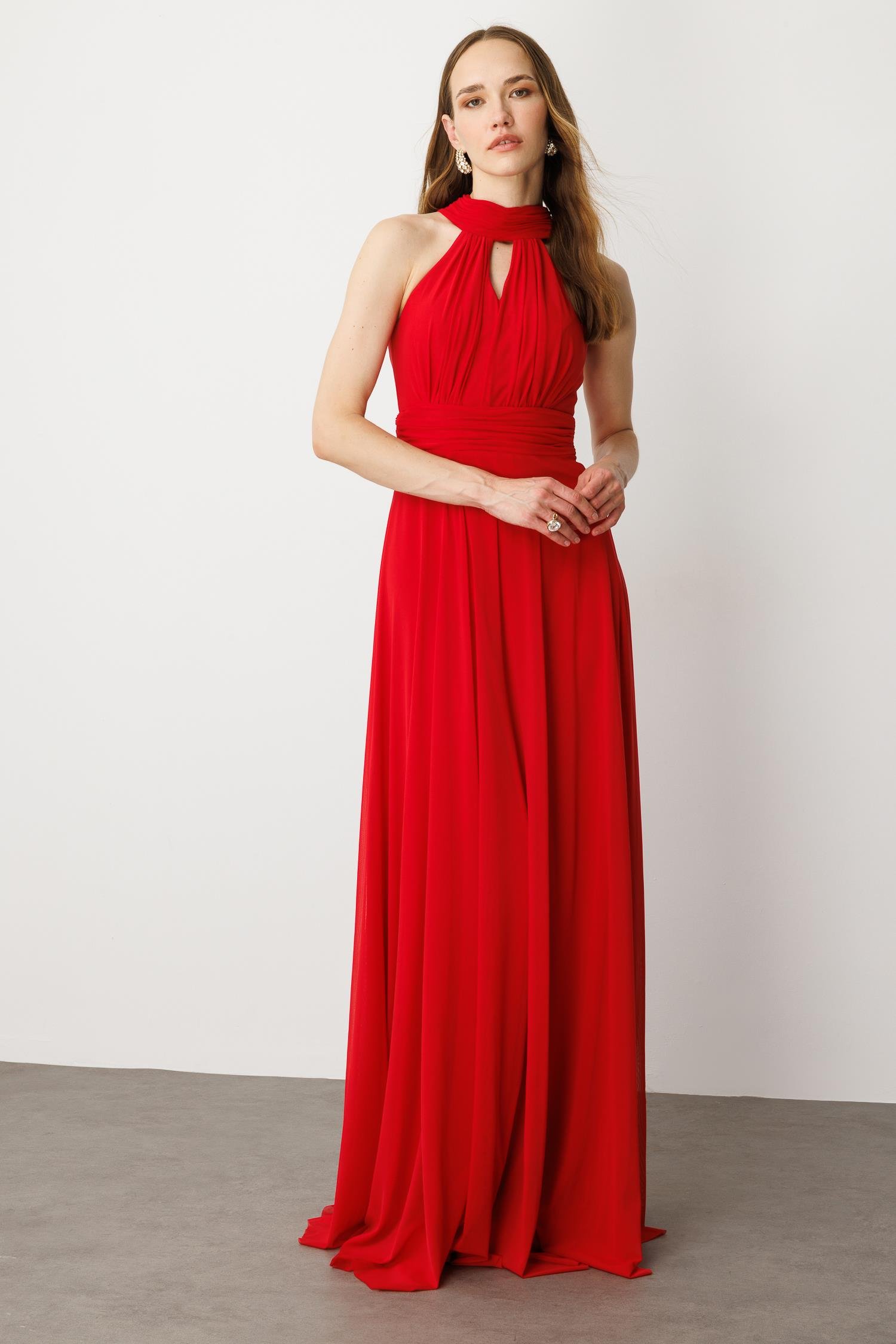 Sırt Dekolteli Kloş Etekli Tül Uzun Abiye Elbise-KIRMIZI