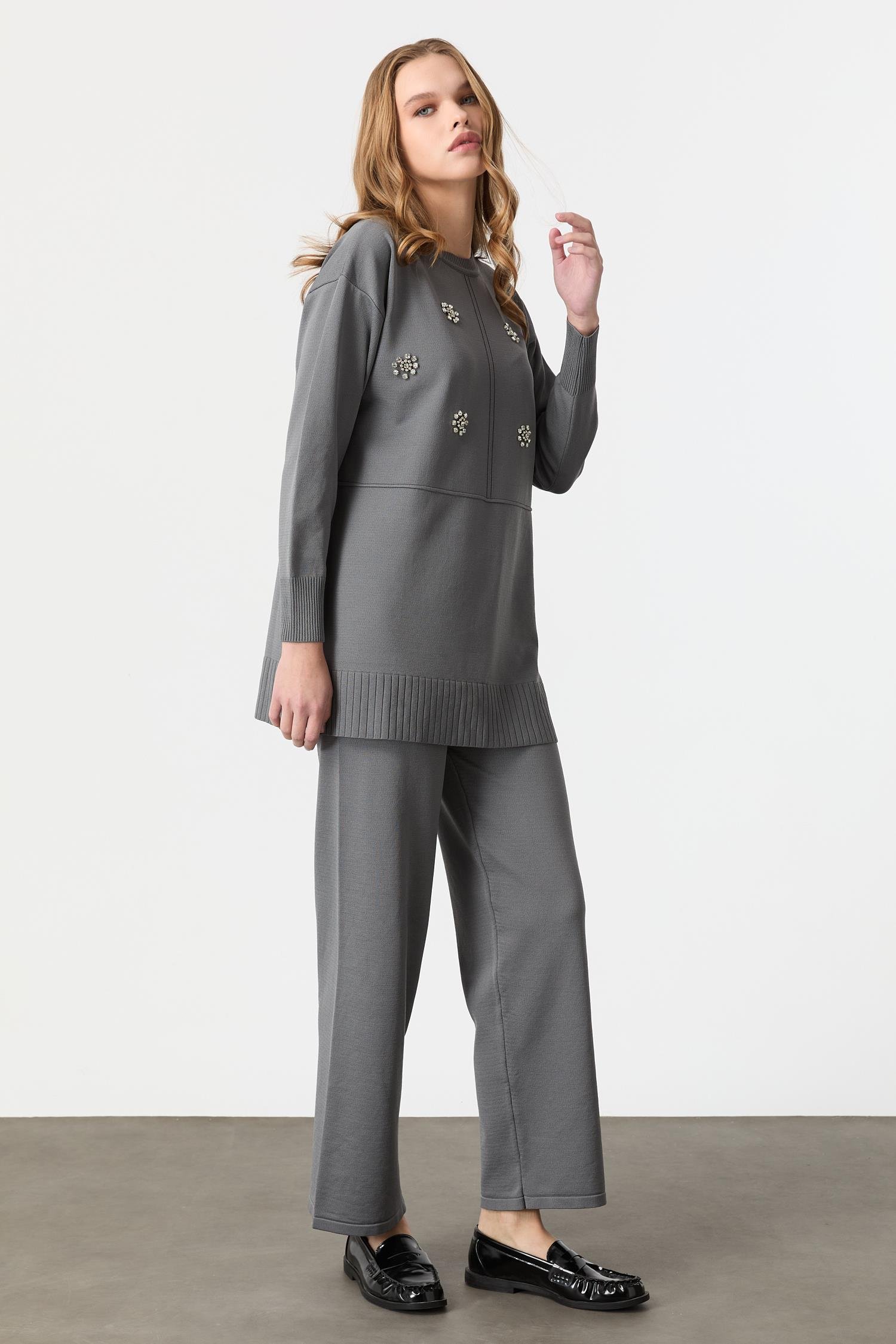 Taş İşleme Detaylı Triko Takım-GRİ