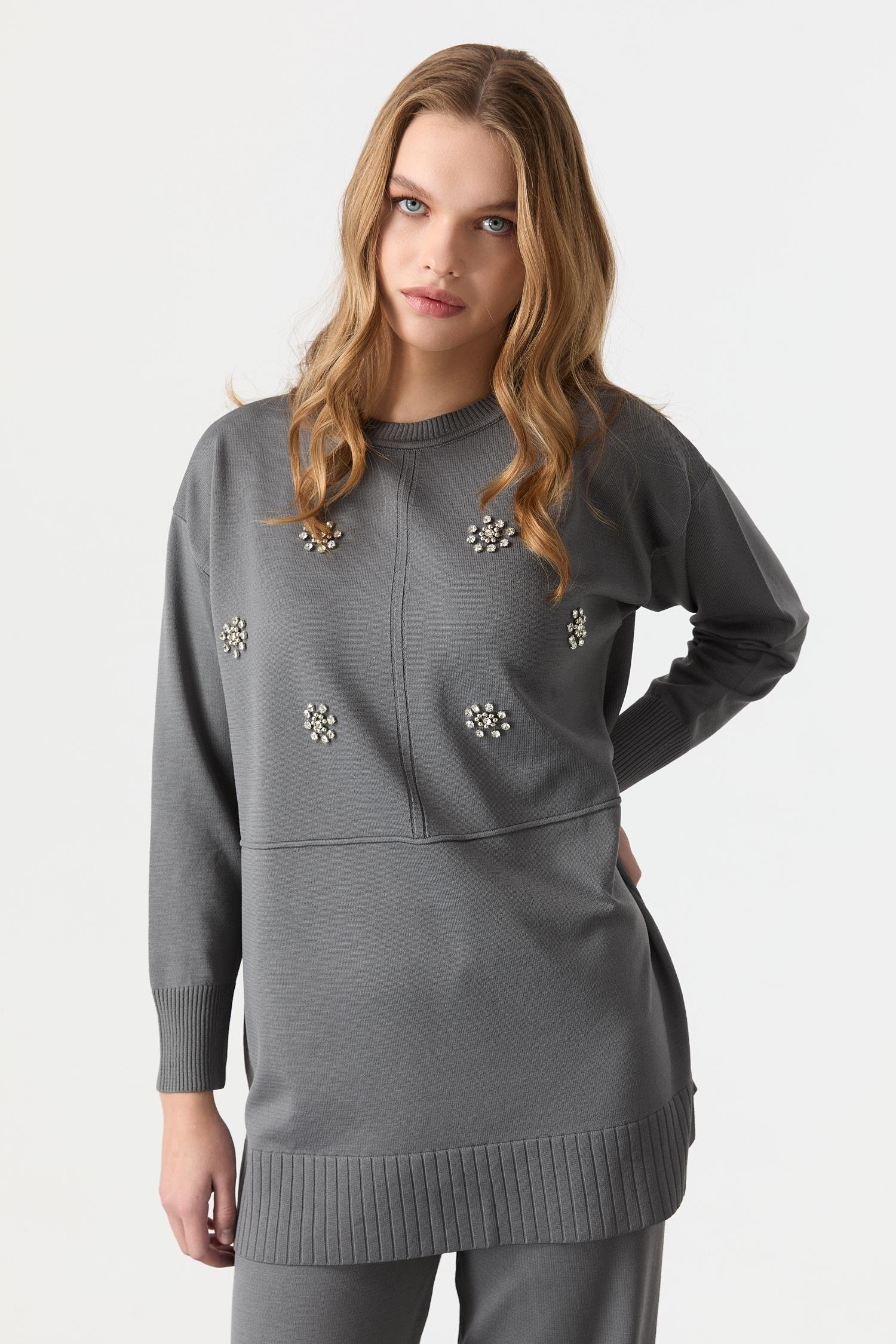 Taş İşleme Detaylı Triko Takım-GRİ