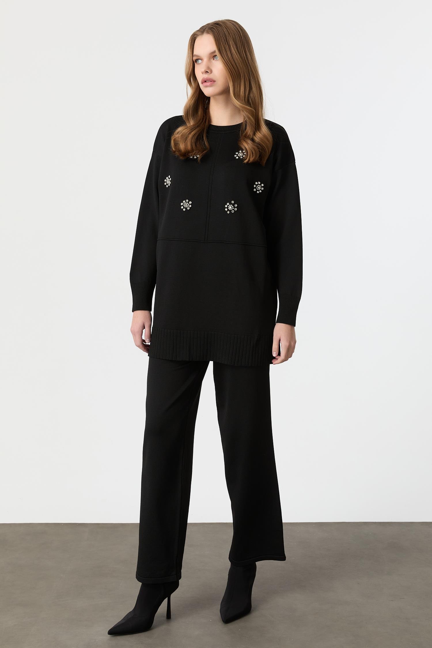 Taş İşleme Detaylı Triko Takım-SİYAH