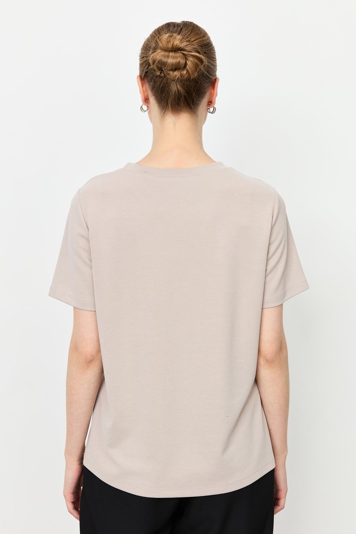 Taş Yazı Detaylı Bluz-BEJ