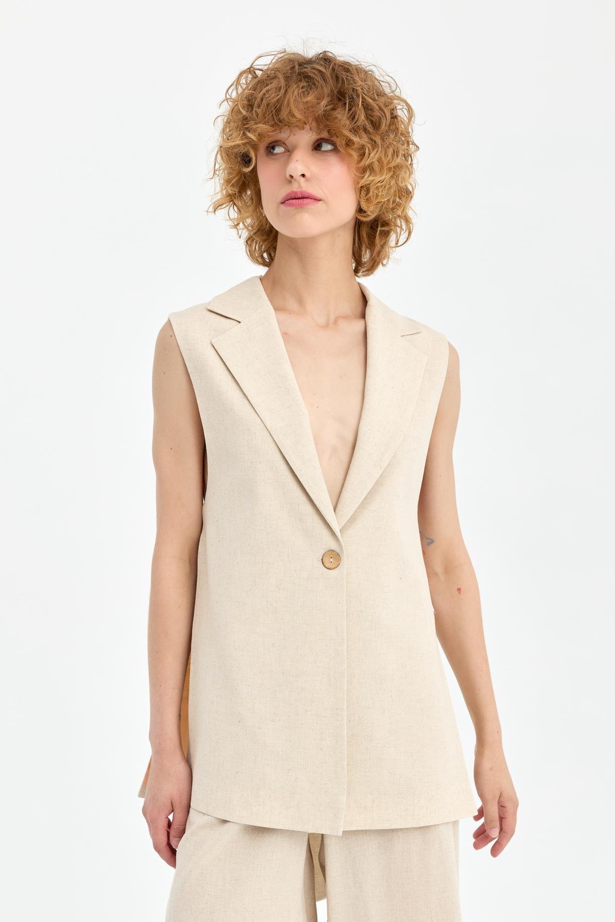Tek Düğmeli ve Bel Bağlamalı Keten Yelek - BEJ