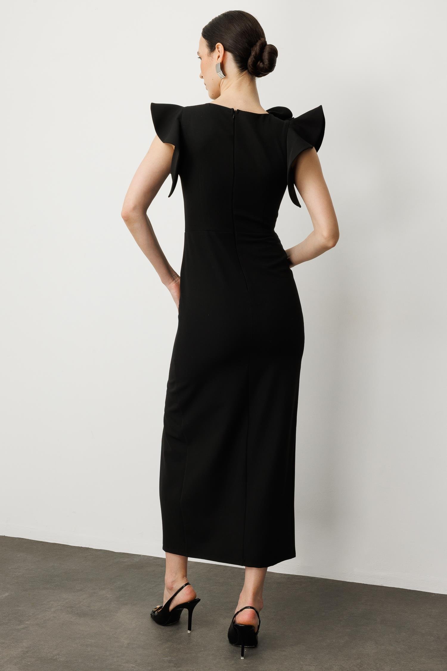 Volanlı Yırtmaçlı Abiye Elbise-SİYAH