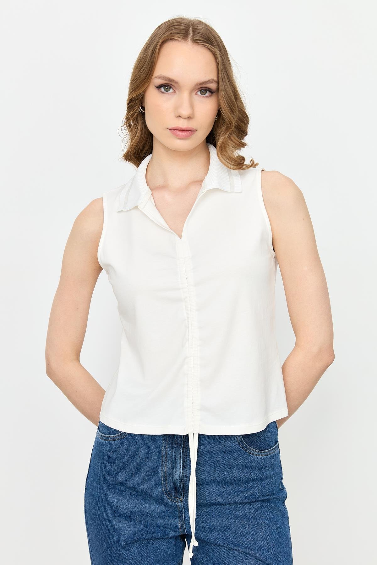 Yaka Detaylı Kolsuz Bluz-KEMIK