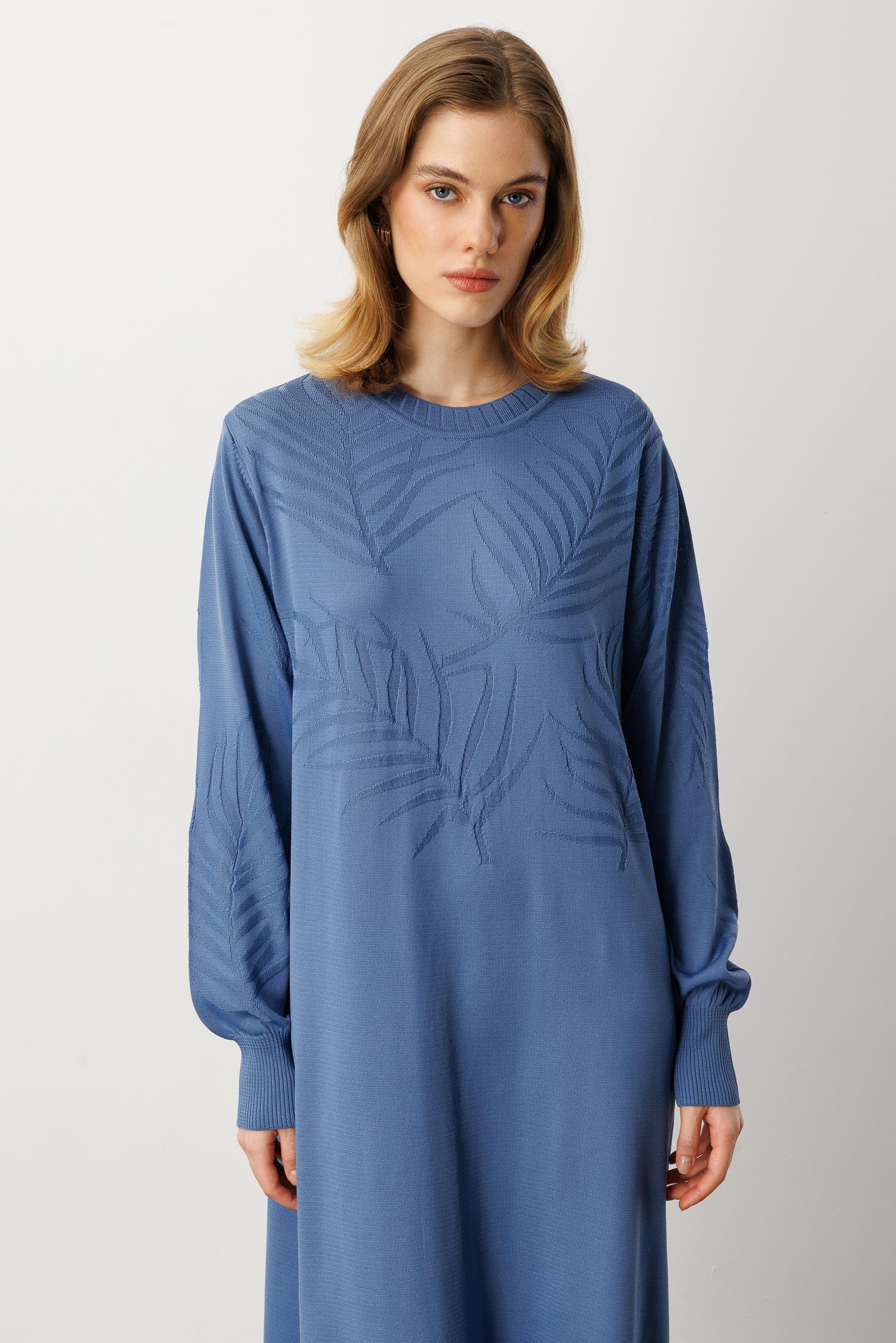 Yaprak Desenli Uzun Triko Elbise-İNDİGO