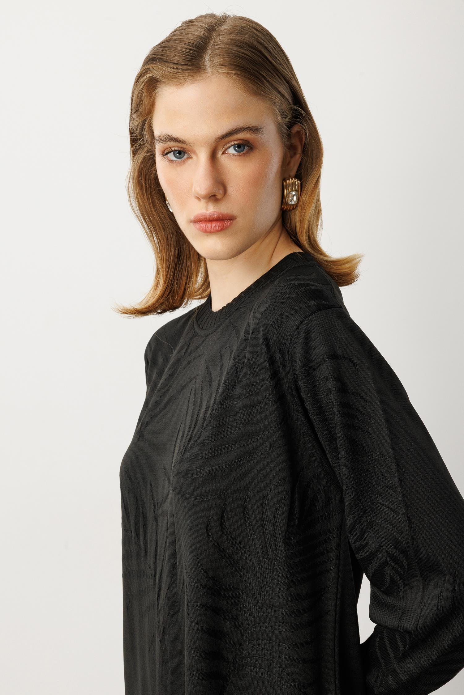 Yaprak Desenli Uzun Triko Elbise-SİYAH