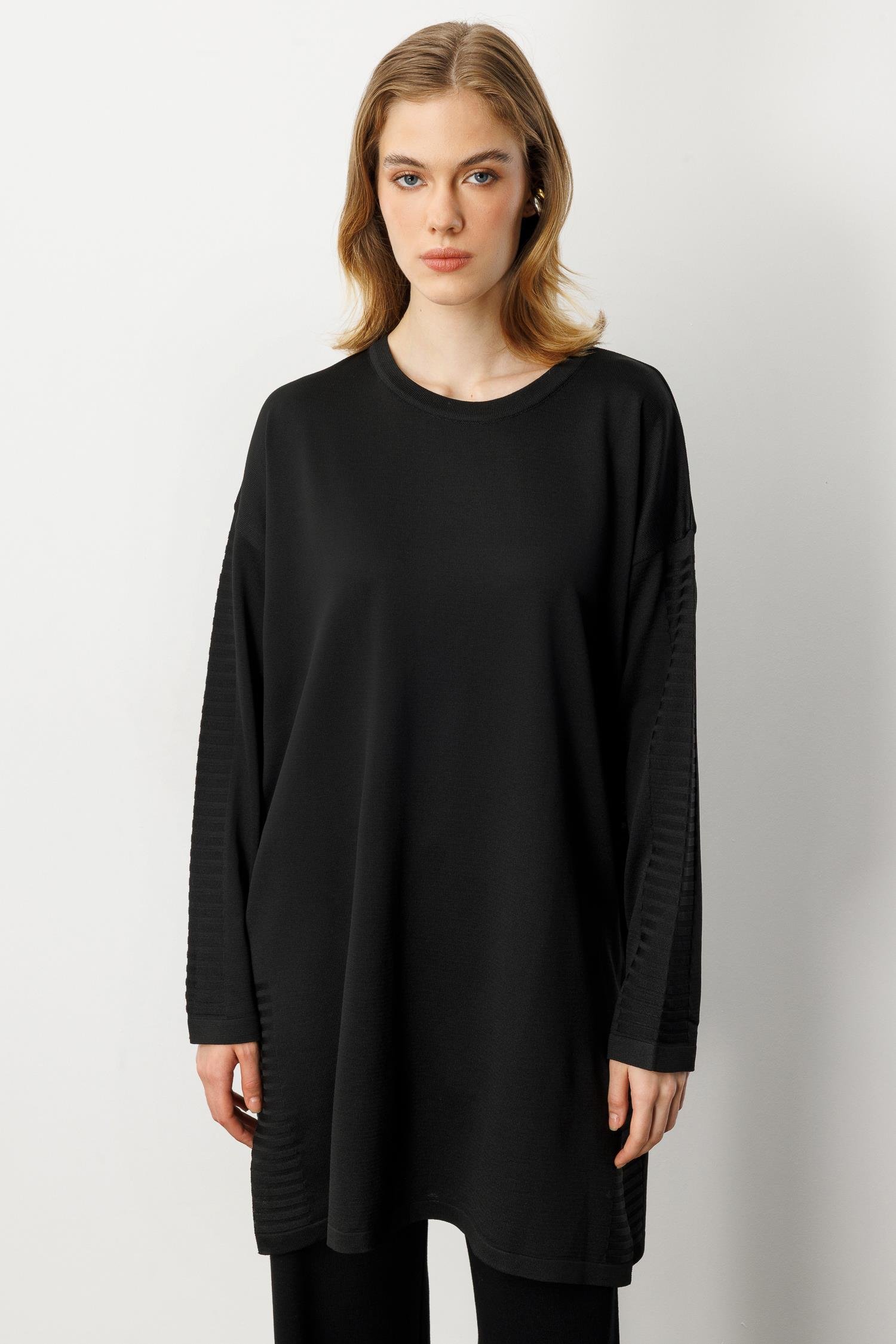 Yırtmaç Detaylı Triko Tunik-SİYAH