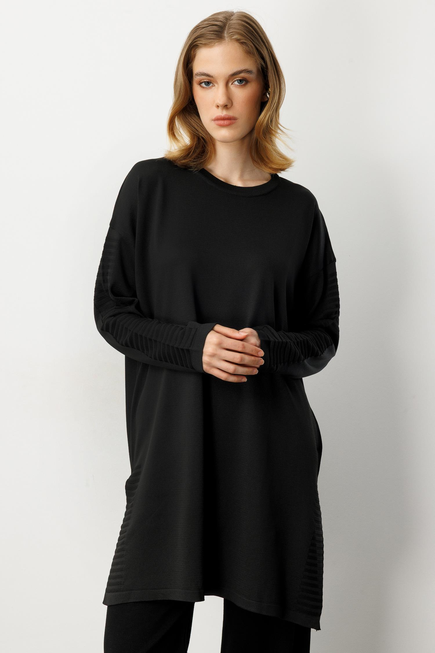 Yırtmaç Detaylı Triko Tunik-SİYAH