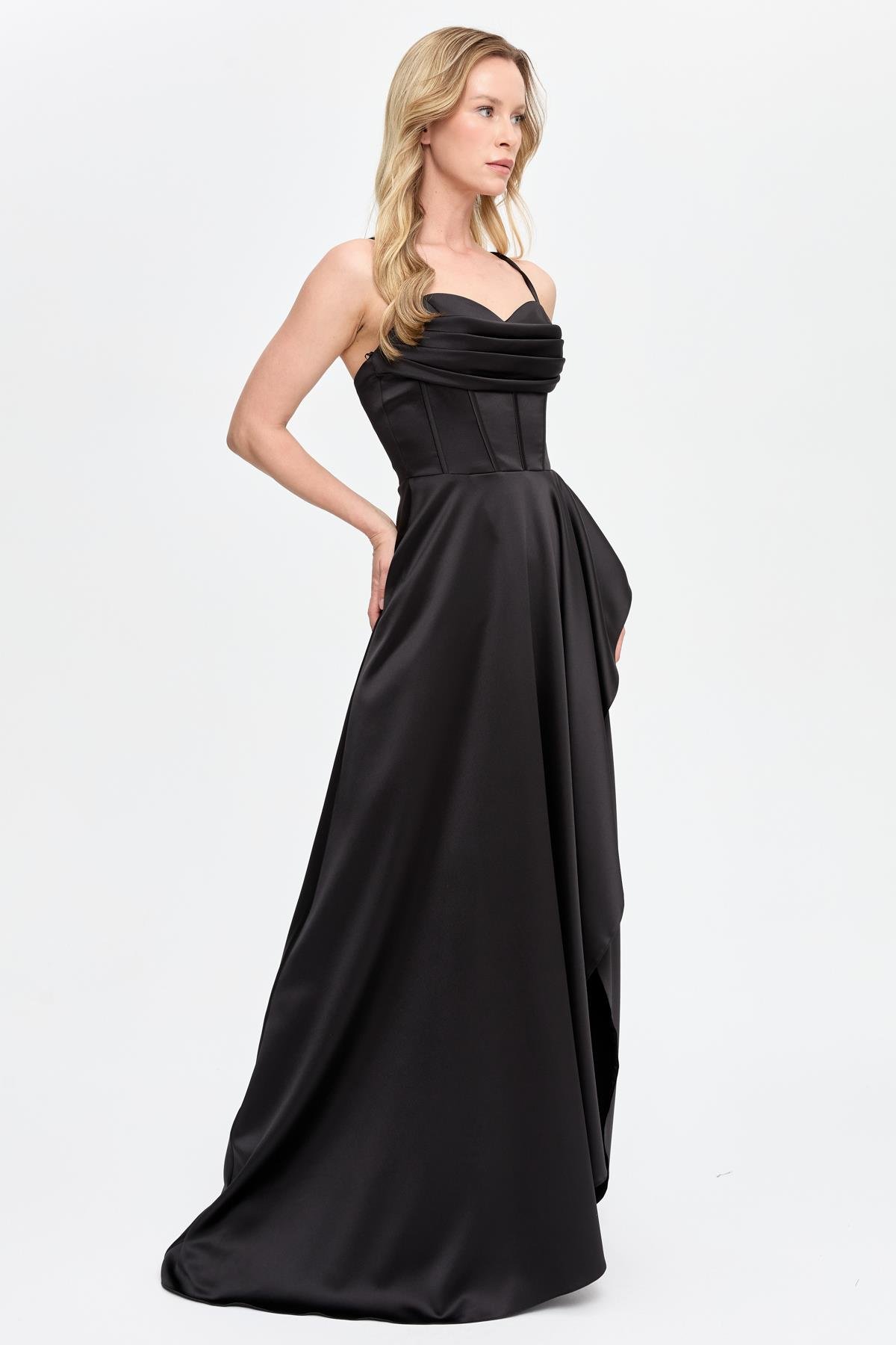 Yırtmaçlı Uzun Saten Abiye - SİYAH