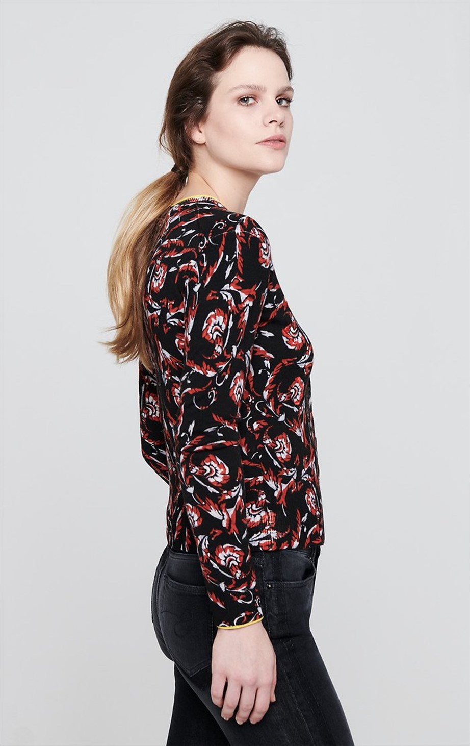 ESCADA  HIRKA