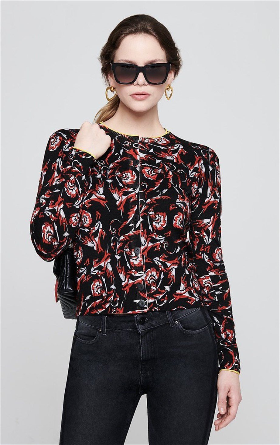 ESCADA  HIRKA
