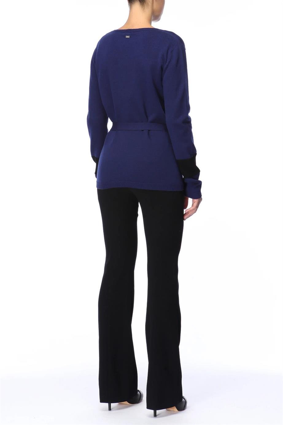 ESCADA  HIRKA