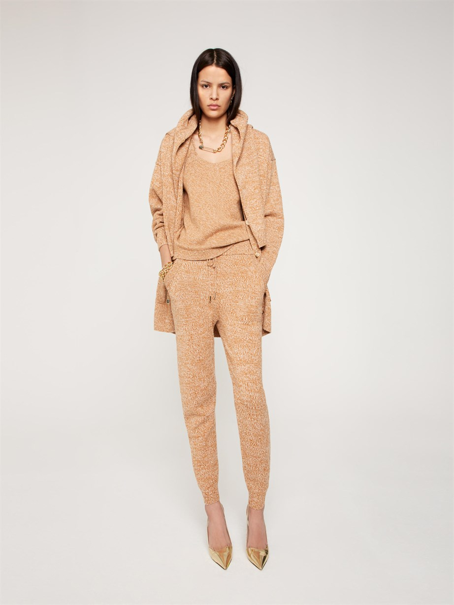ESCADA  HIRKA
