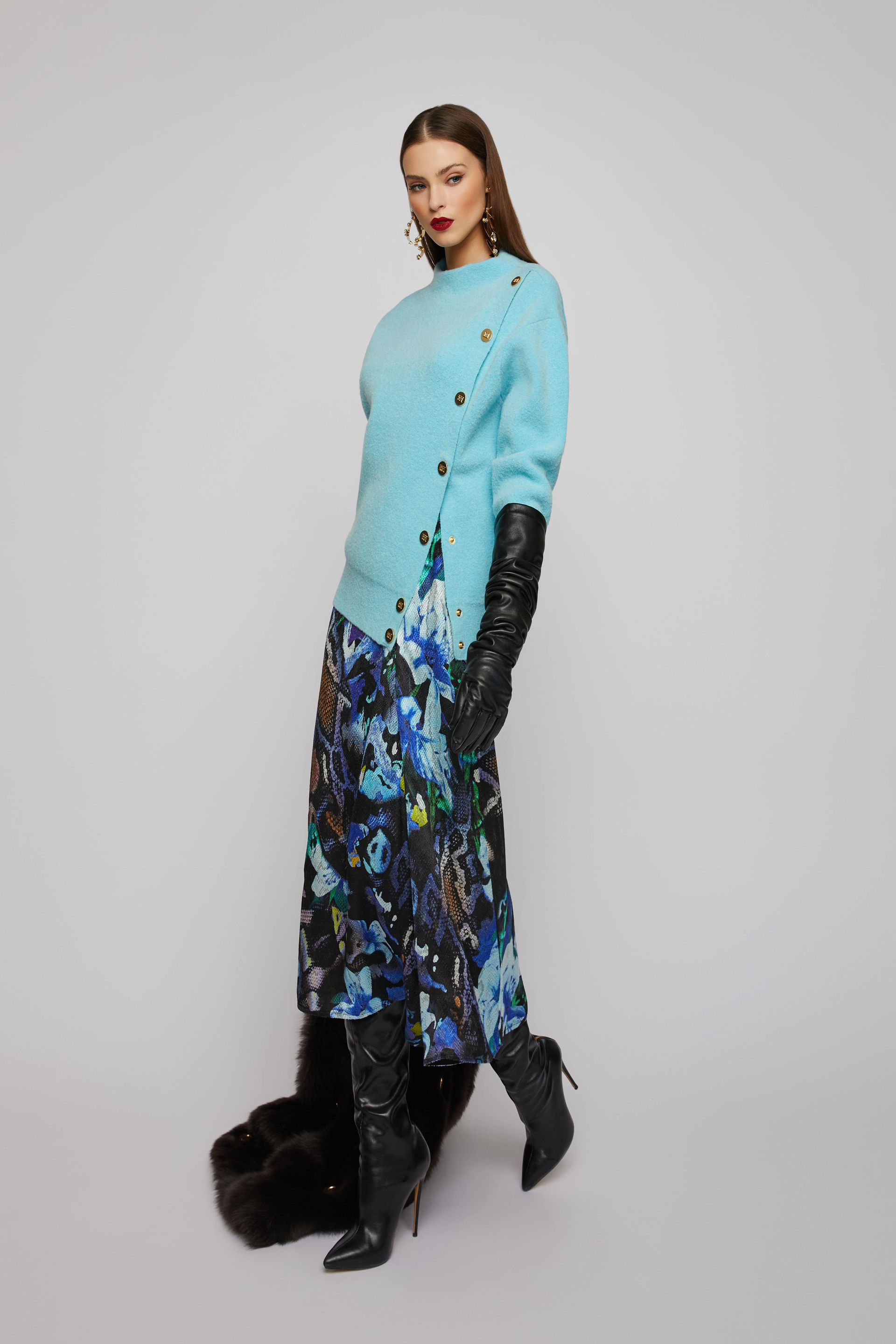 ESCADA  KAZAK