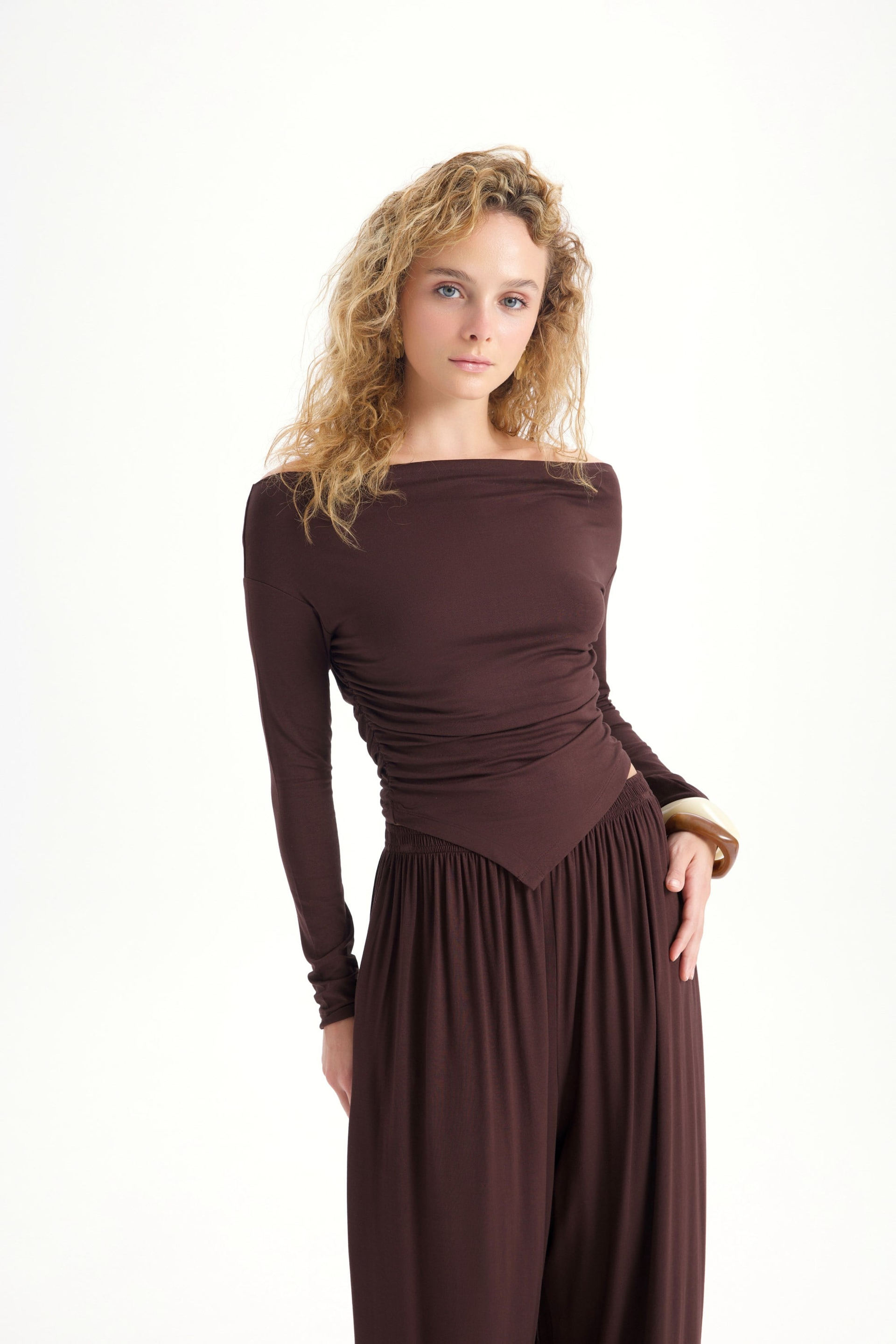 Apolline Üçgen Kesim Kahve Crop Pantolon Takım