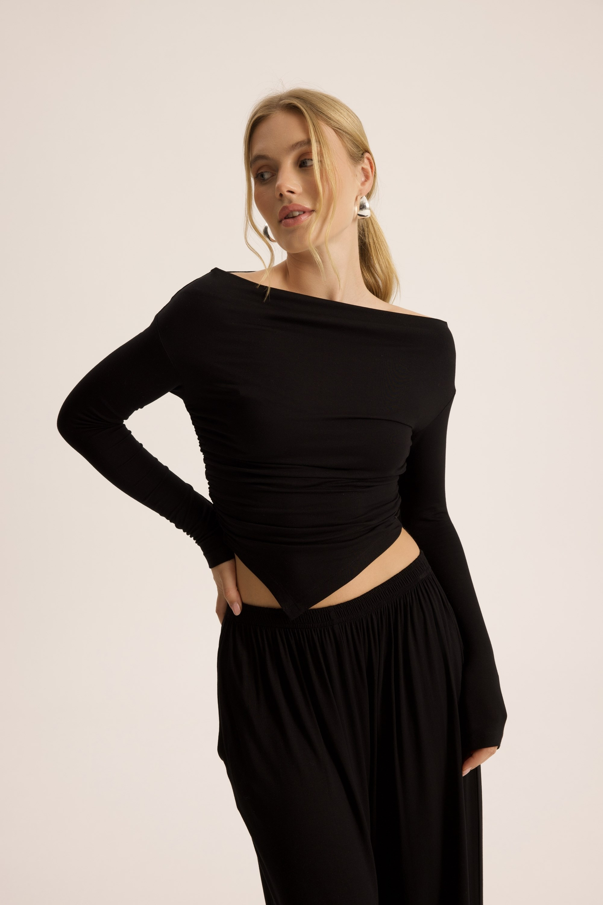 Apolline Üçgen Kesim Siyah Crop Pantolon Takım