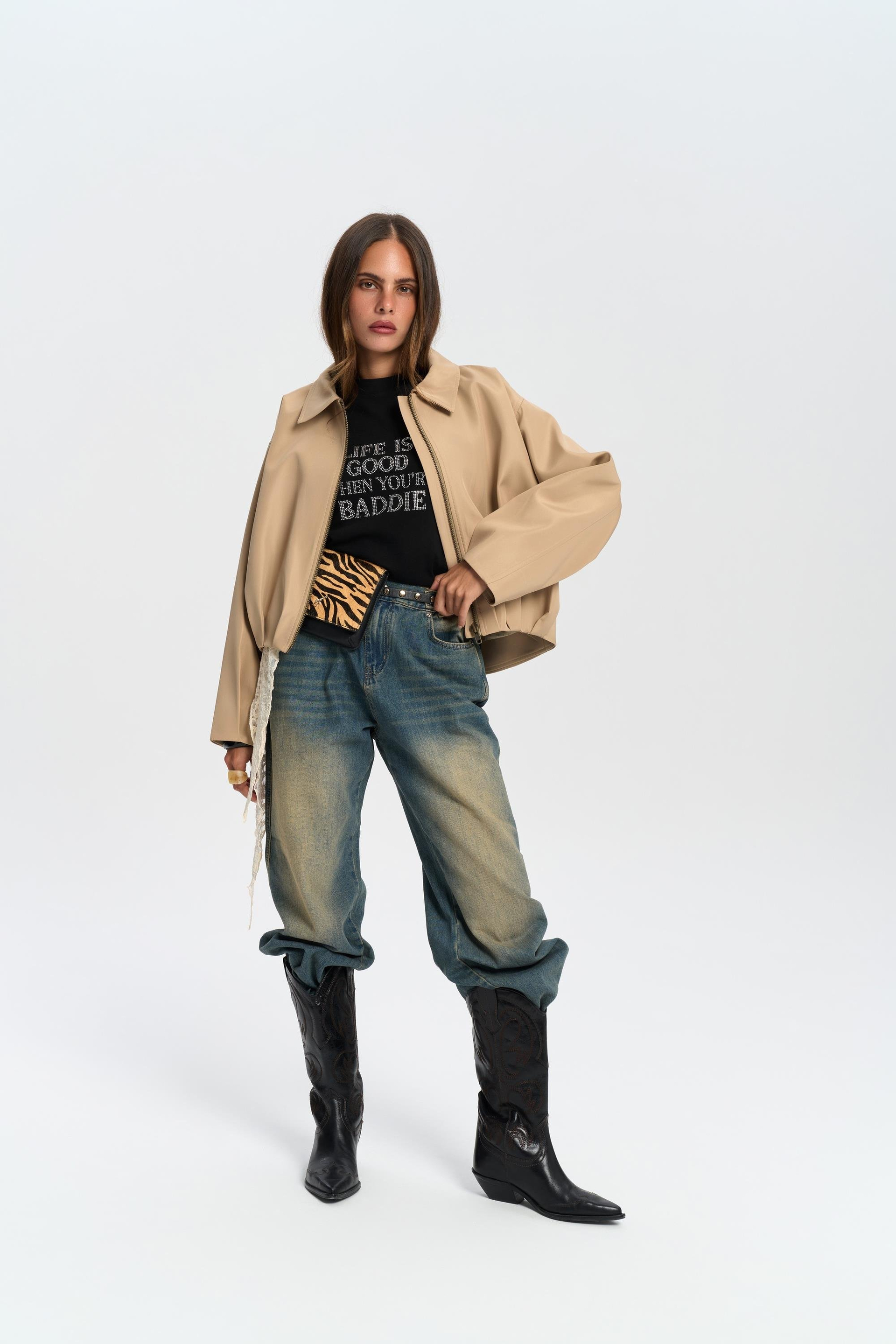 Astrid Mevsimlik Bej Kısa Bomber Ceket