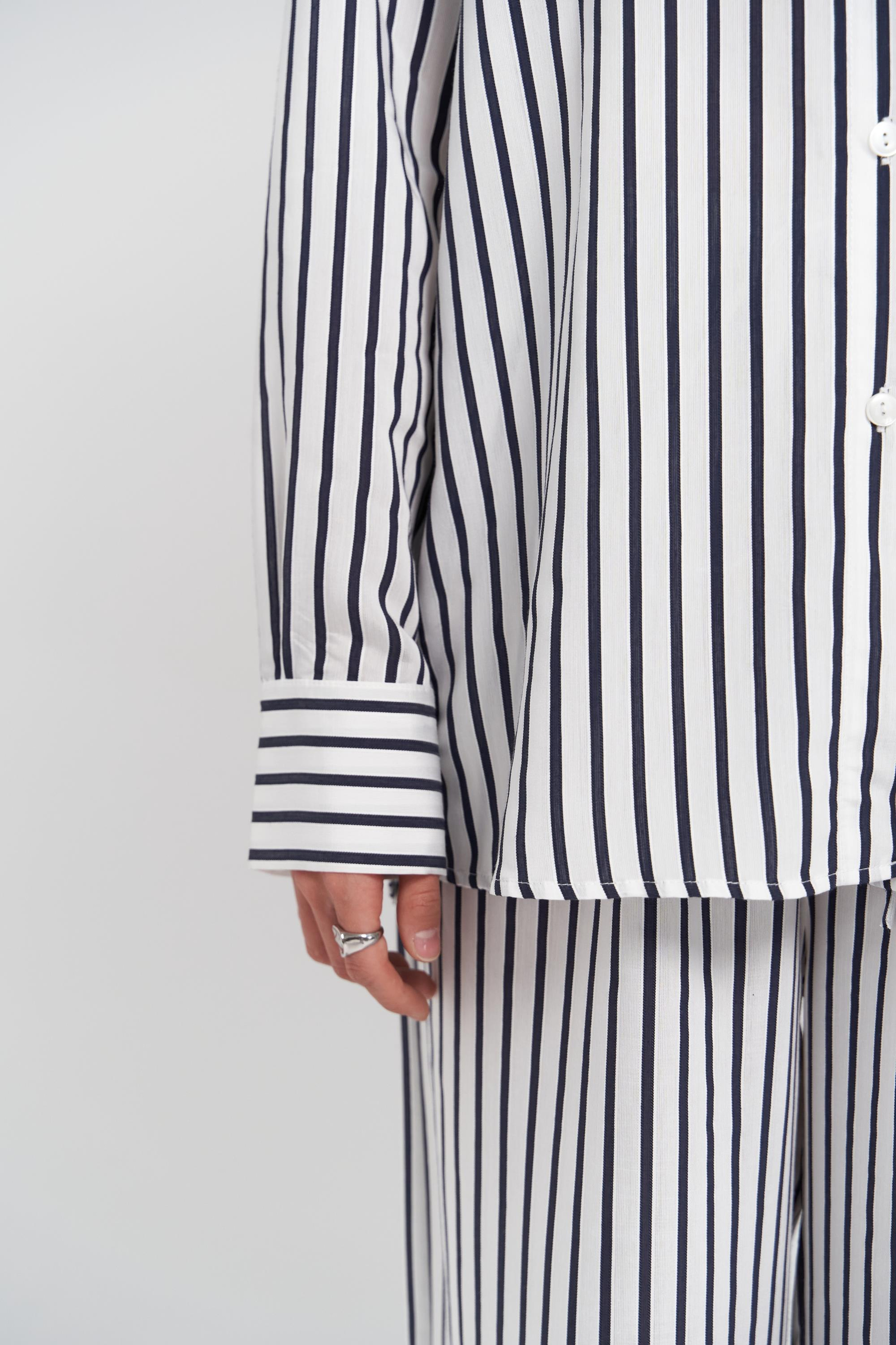 Beatrix Lacivert Çizgili Ekru Gömlek Pantolon Takım