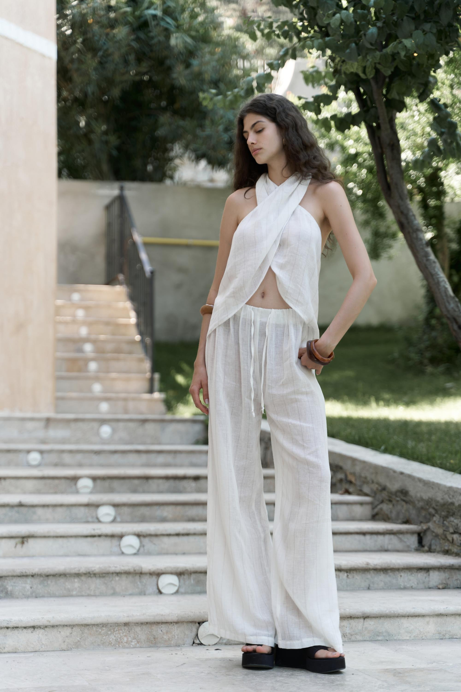 Cadhas Boyundan Bağlamalı Ekru Crop Pantolon Takım