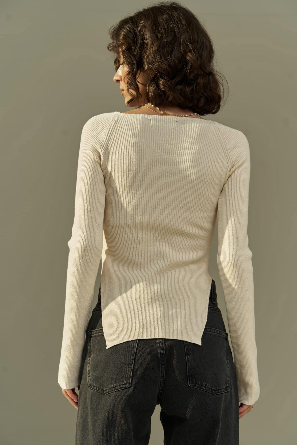 Change Beige Knit Blouse