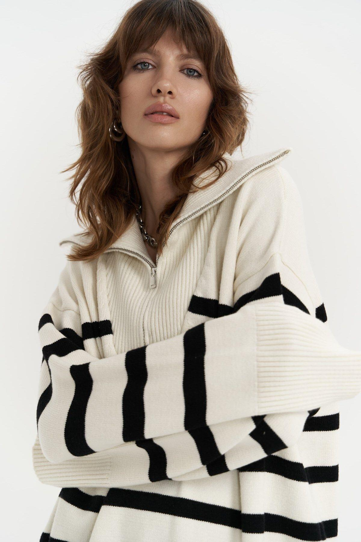 Mai Chelsea Striped Ecru Sweater With Zip