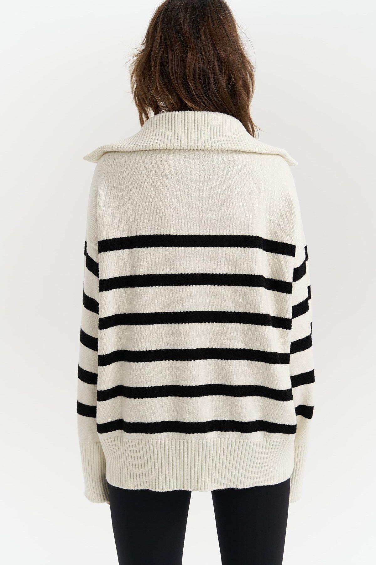 Mai Chelsea Striped Ecru Sweater With Zip
