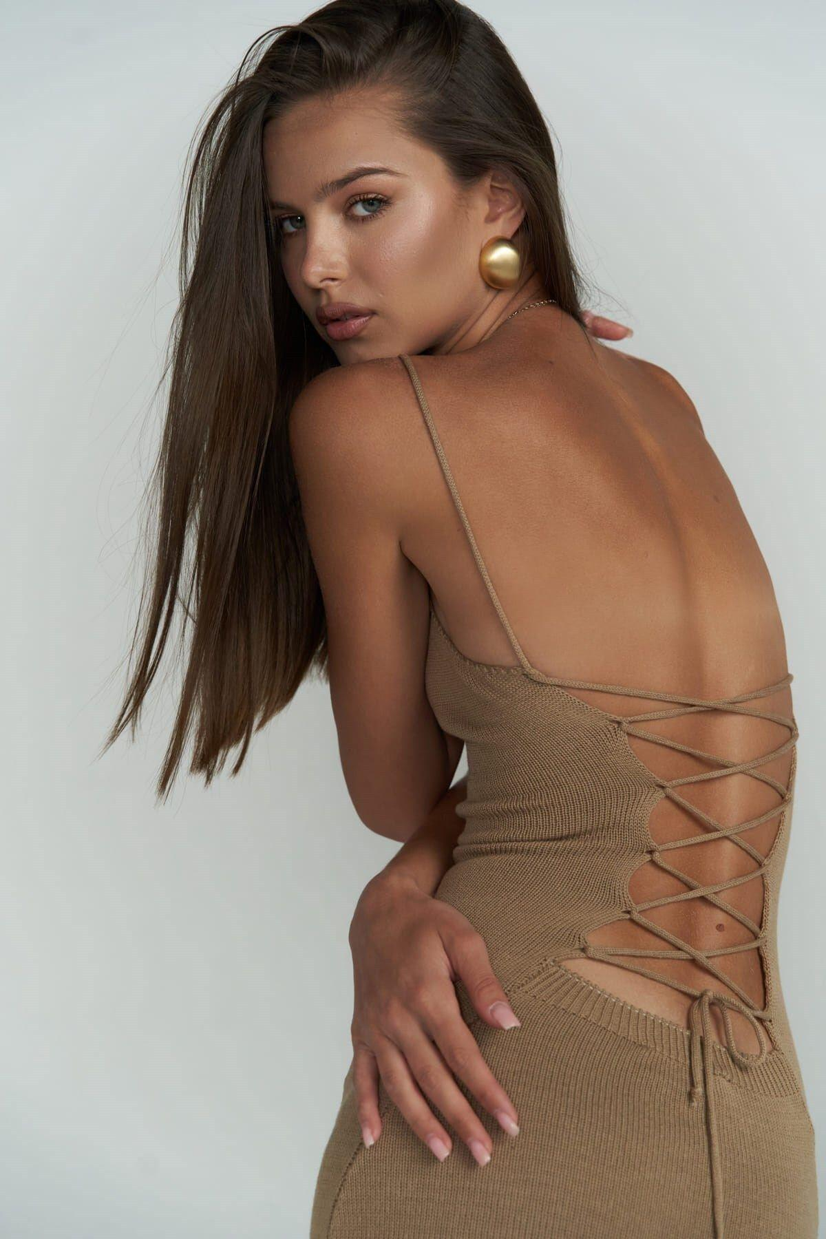 Cintia Sırt Dekolteli Vizon Triko Elbise