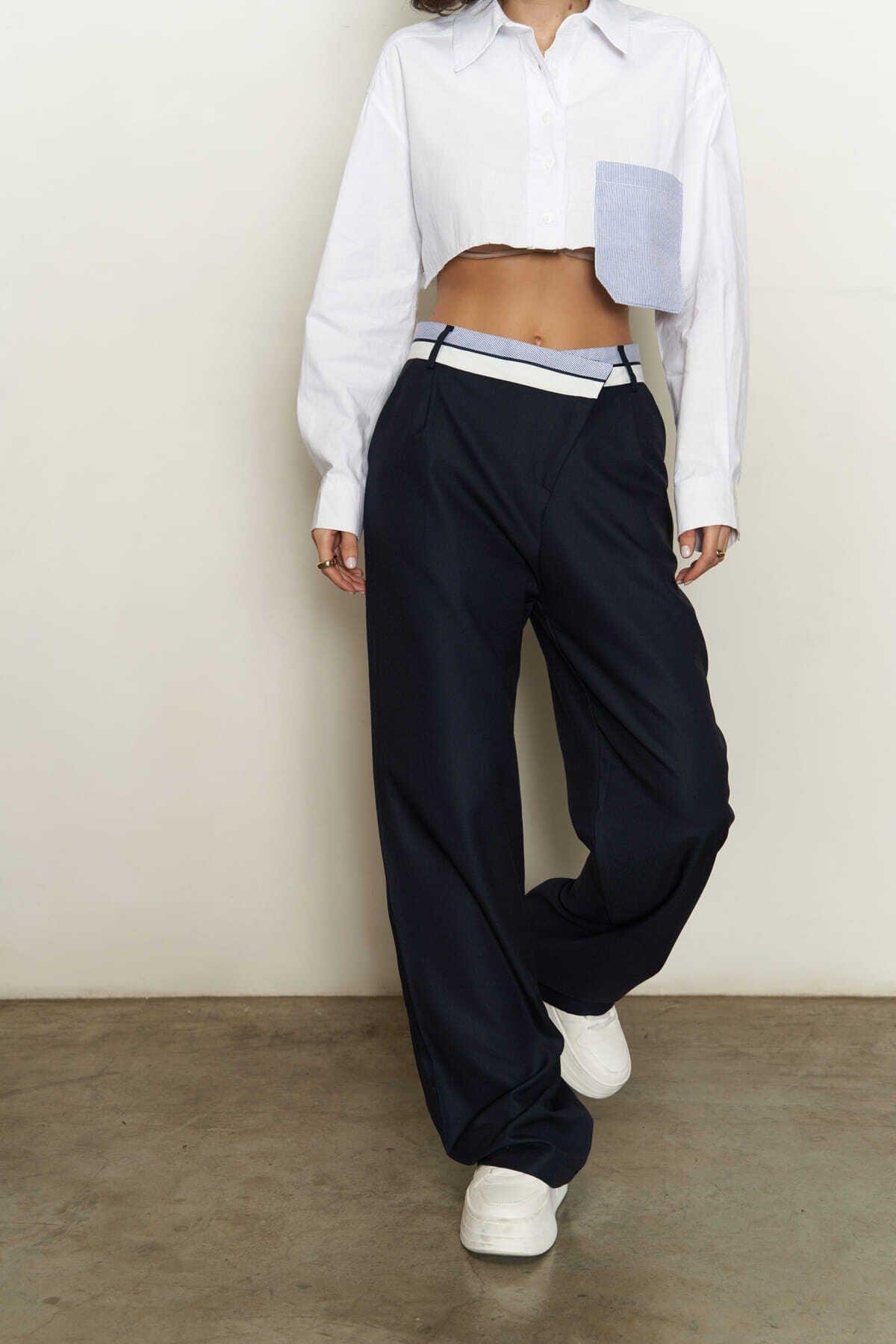 Coral Mavi Çizgili Beyaz Crop Gömlek