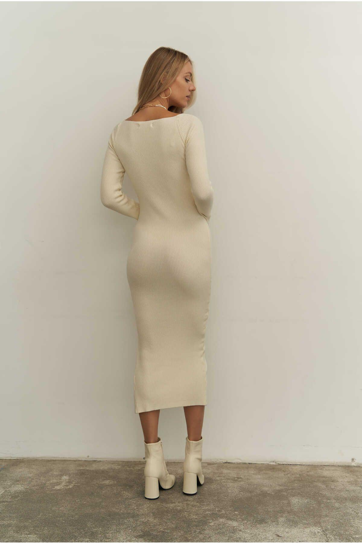Mai Davinna Beige Knit Dress