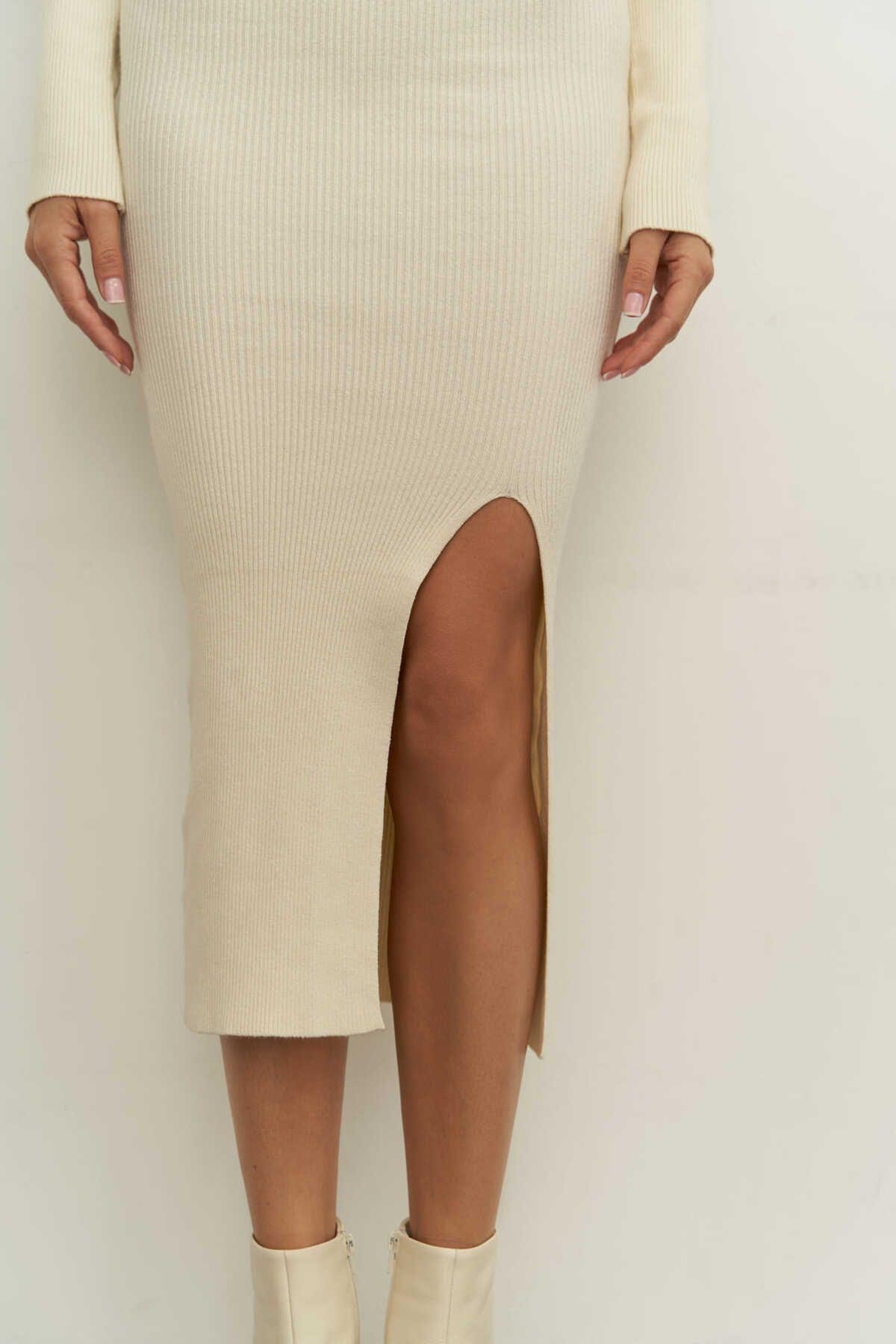 Mai Davinna Beige Knit Dress