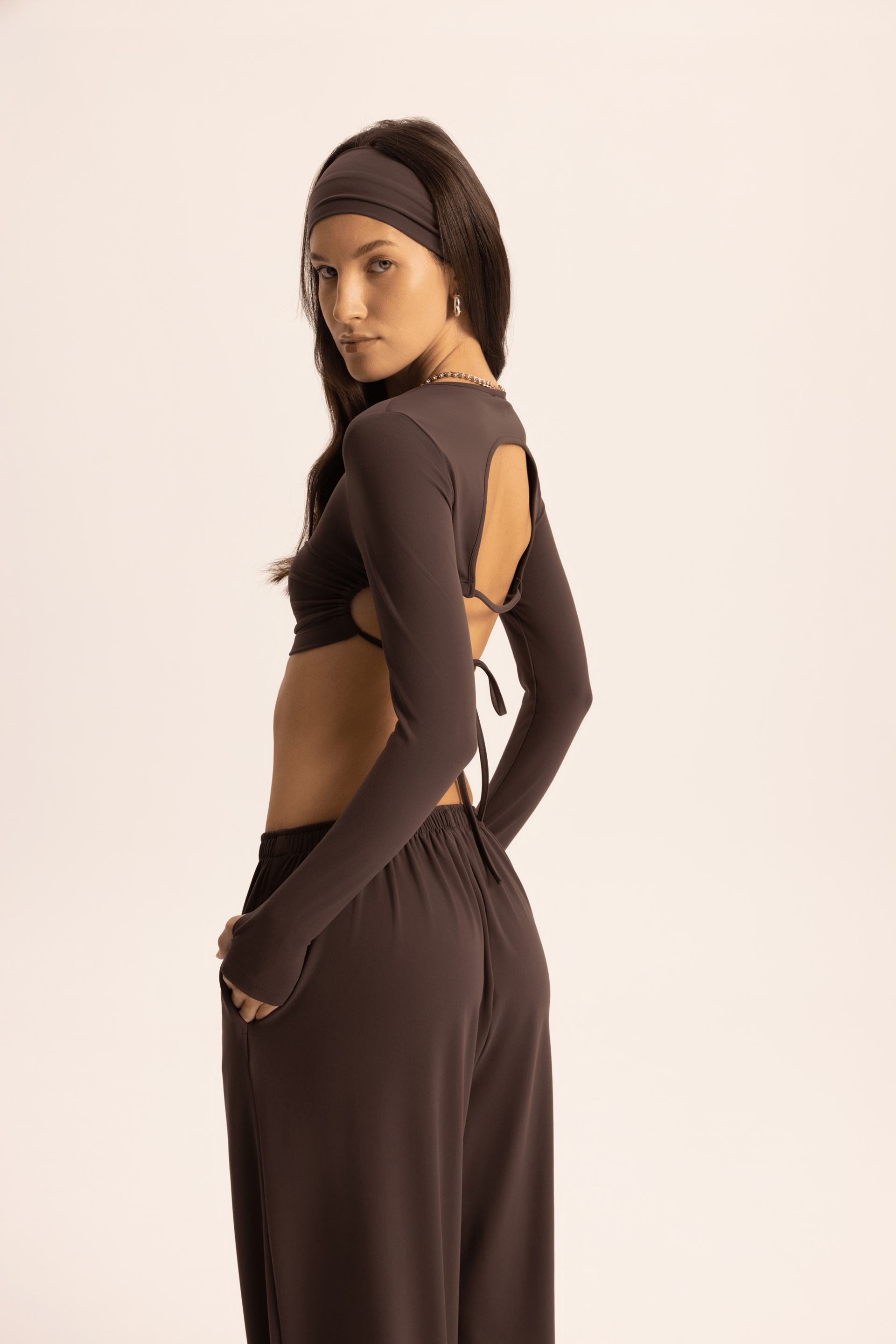 Divya Bandana Detaylı Kahve Crop Eşofman Takımı