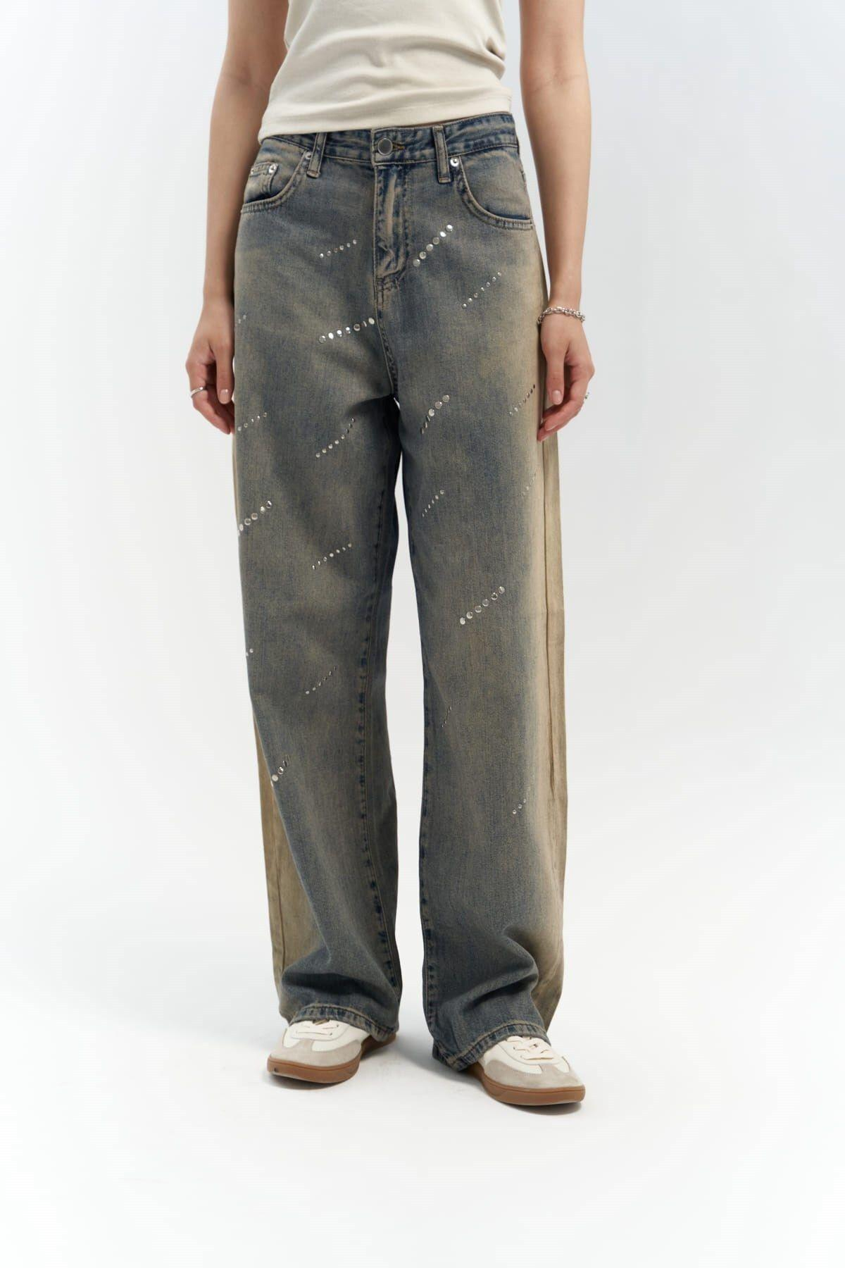 Elang Dirty Gray Jeans With Studs