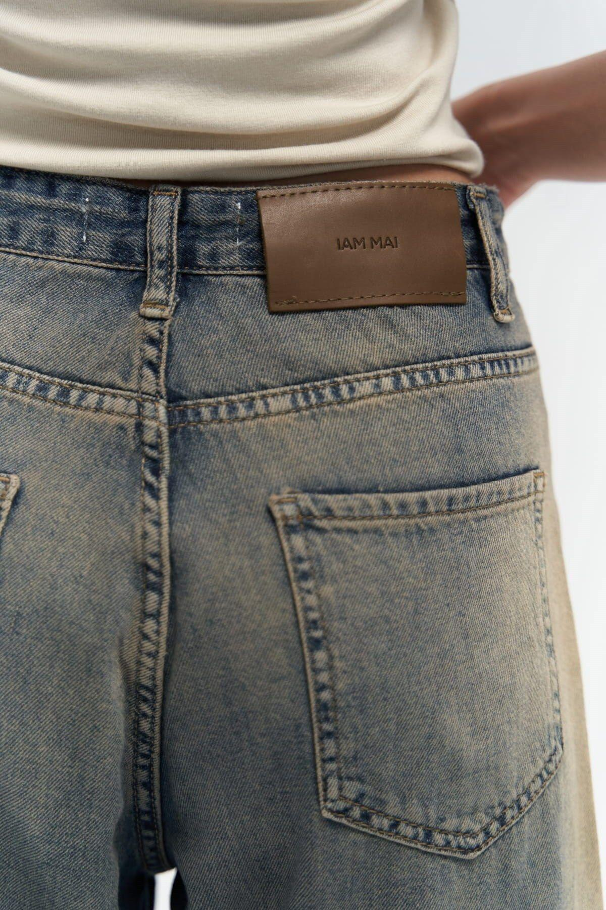 Elang Dirty Gray Jeans With Studs