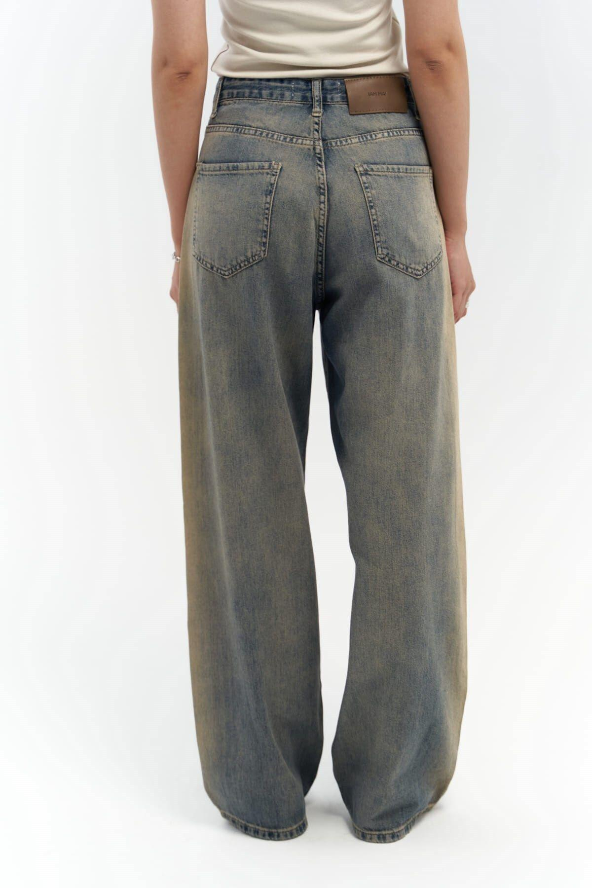 Elang Dirty Gray Jeans With Studs