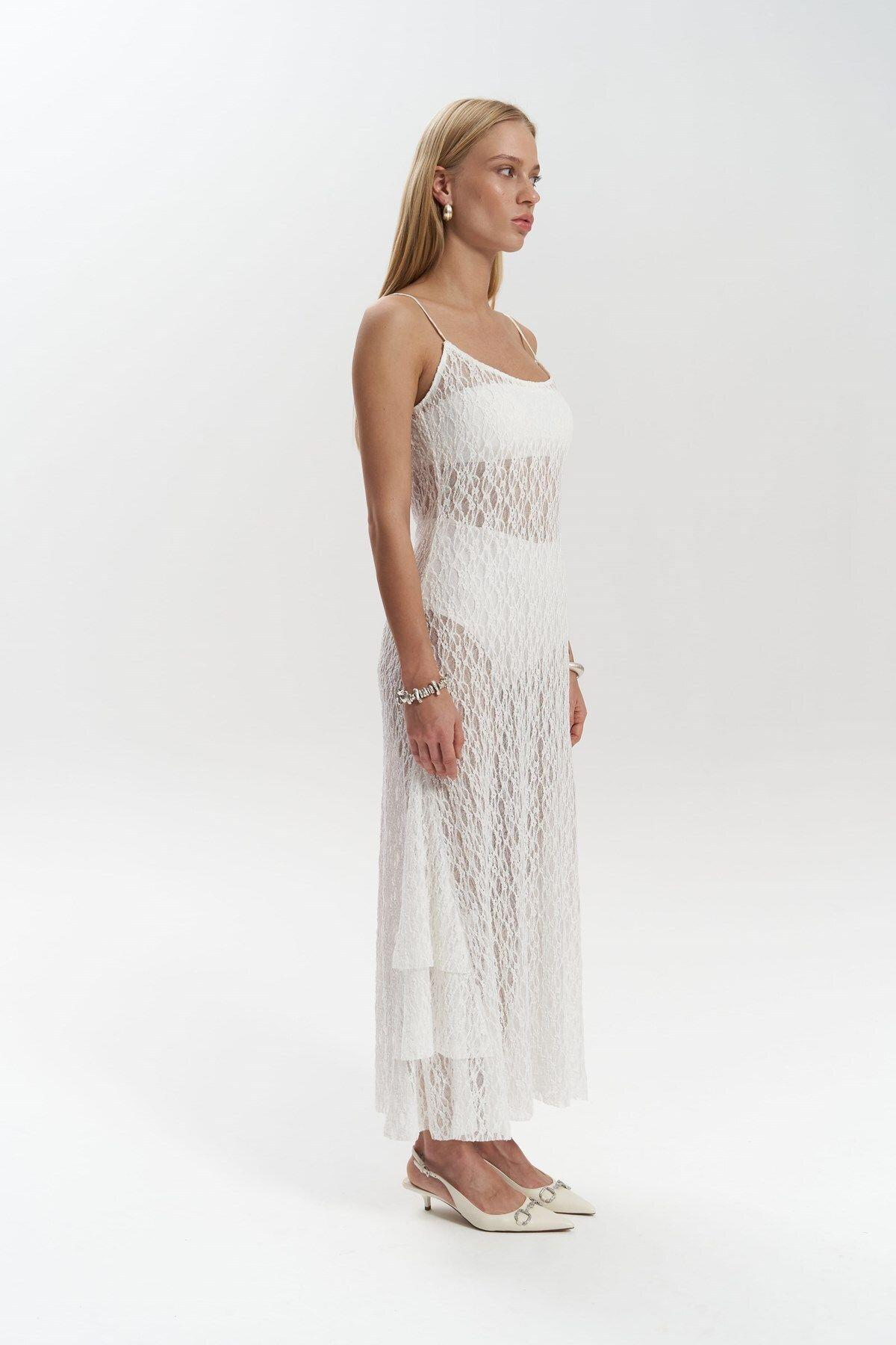 Eli Dantelli Ekru Uzun Elbise