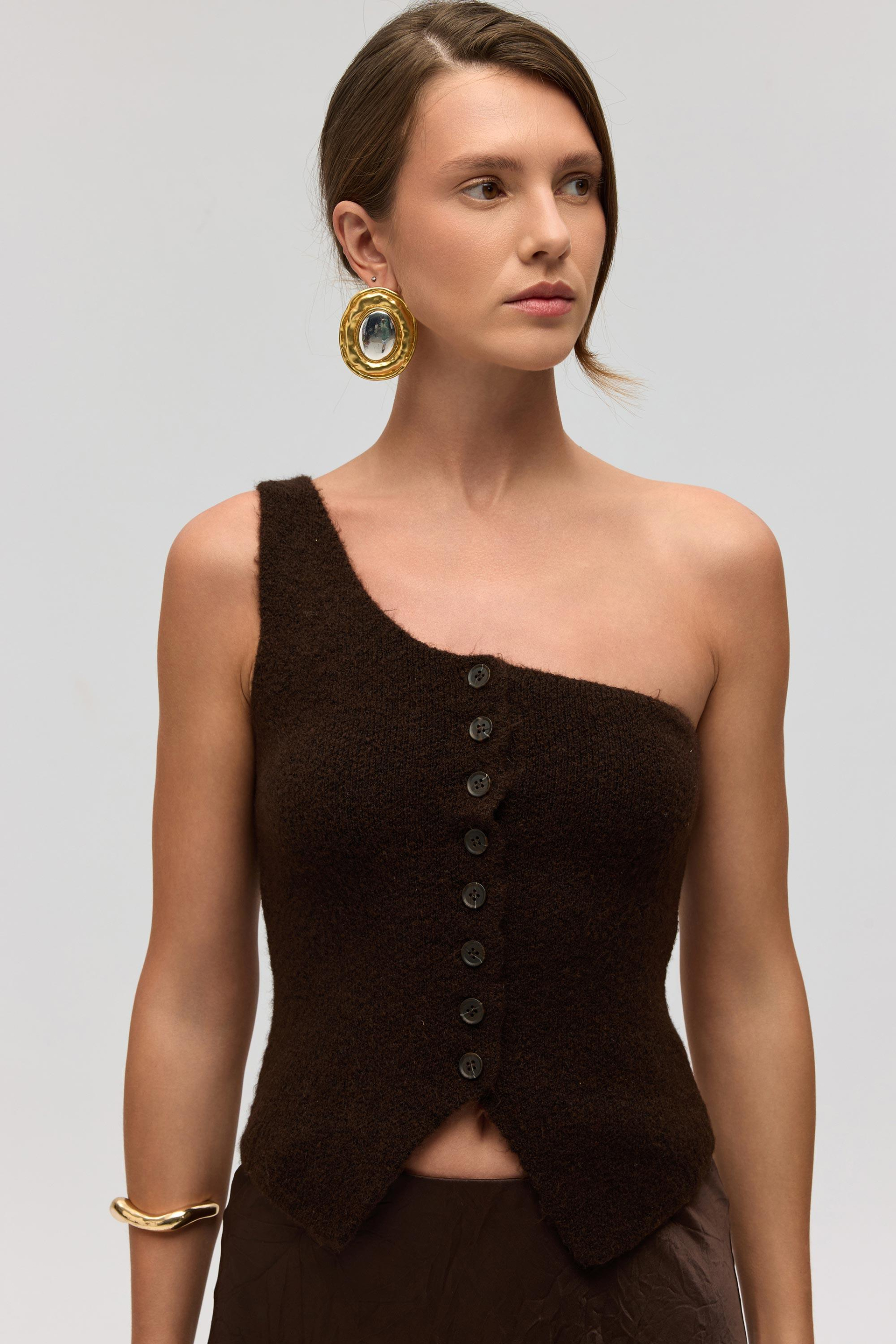 Elvar Tek Omuz Kahve Triko Crop