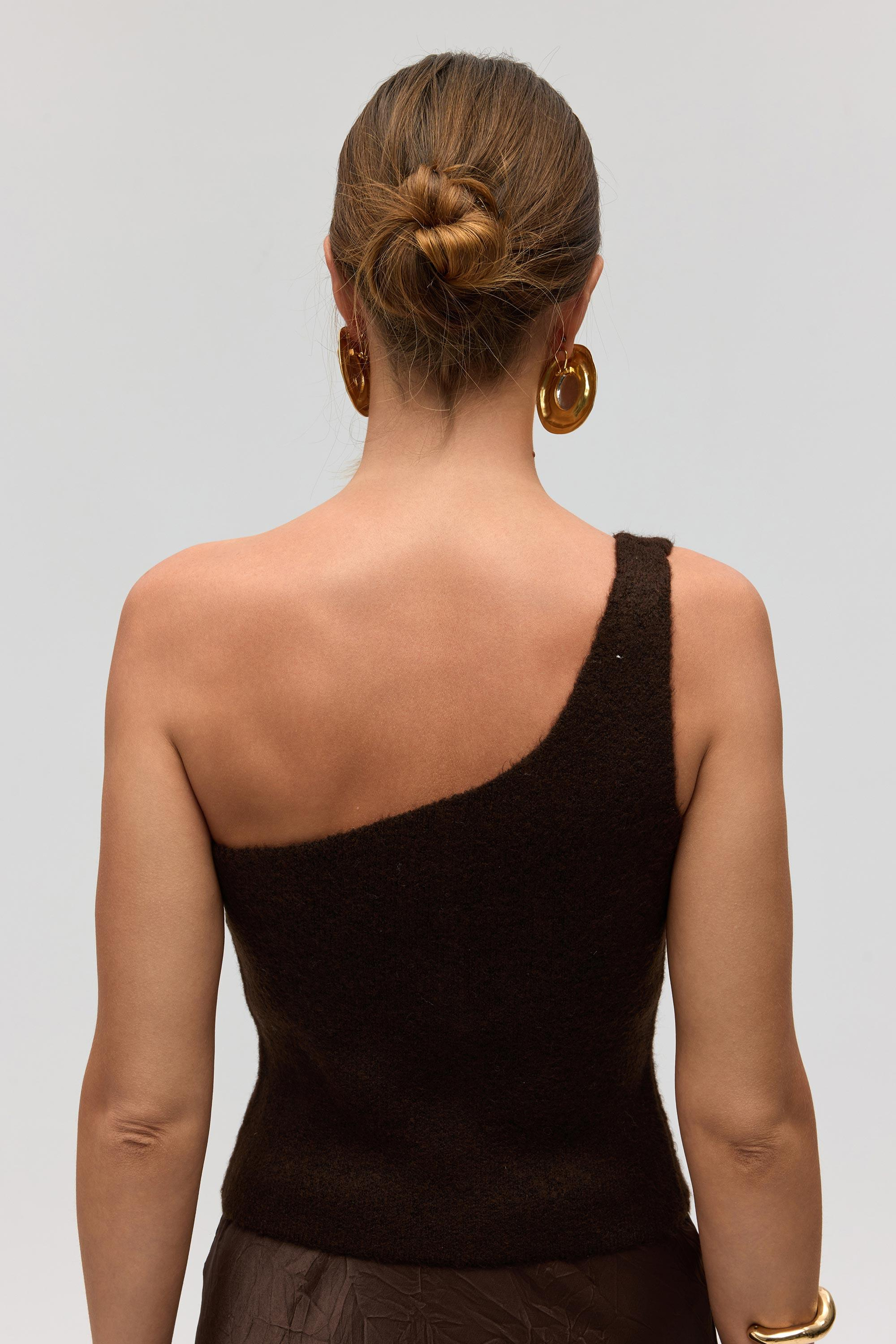 Elvar Tek Omuz Kahve Triko Crop