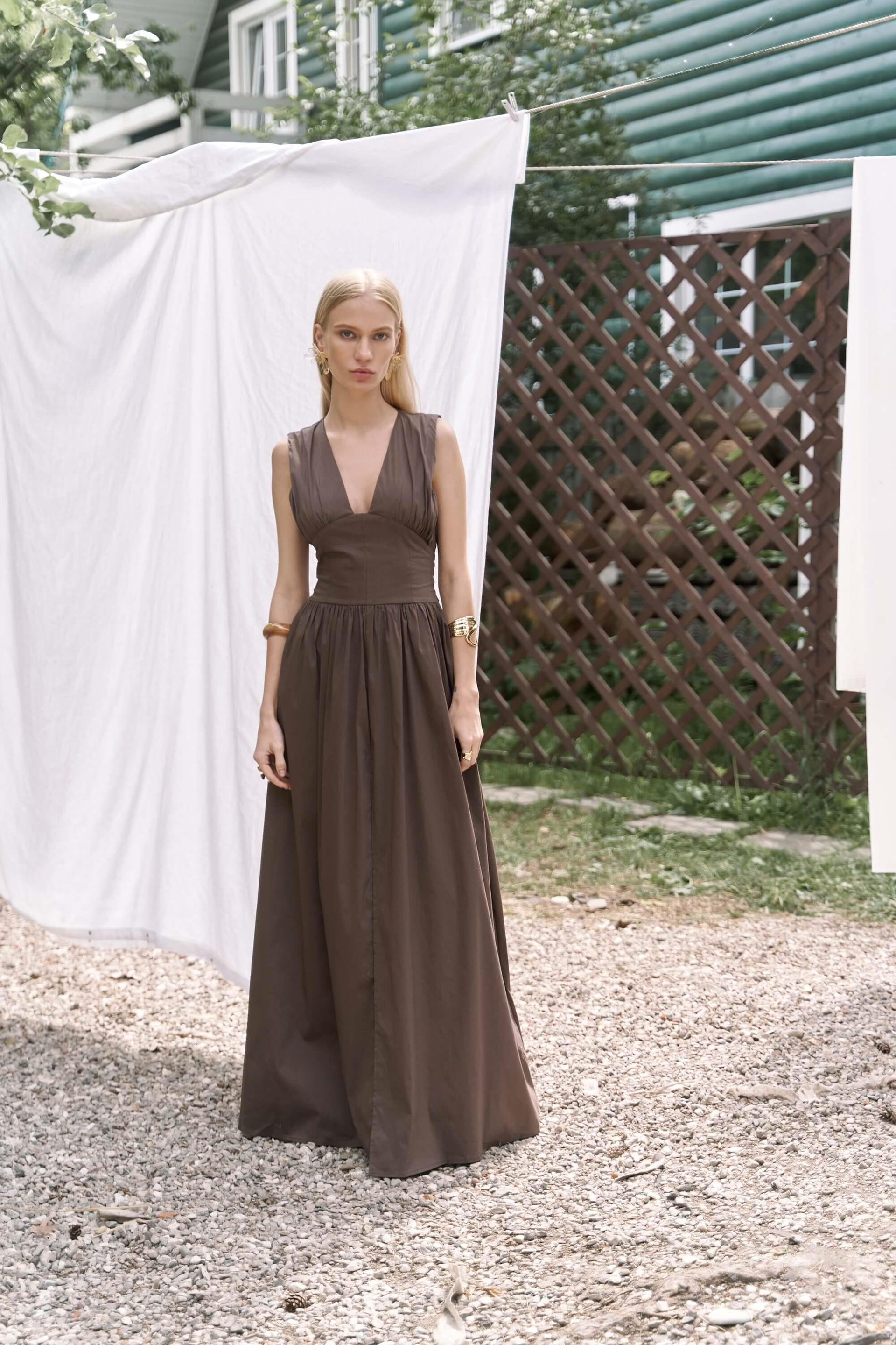 Emilia Korse Detay Kahve Uzun Elbise