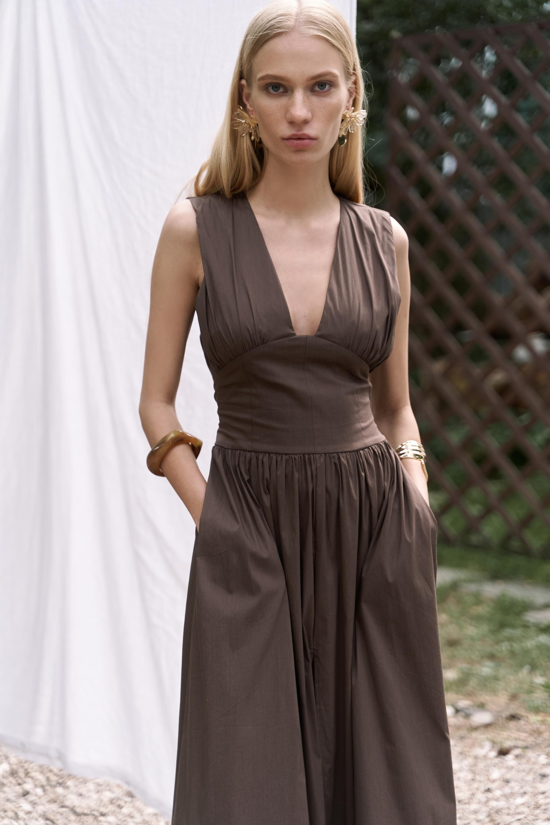 Emilia Korse Detay Kahve Uzun Elbise