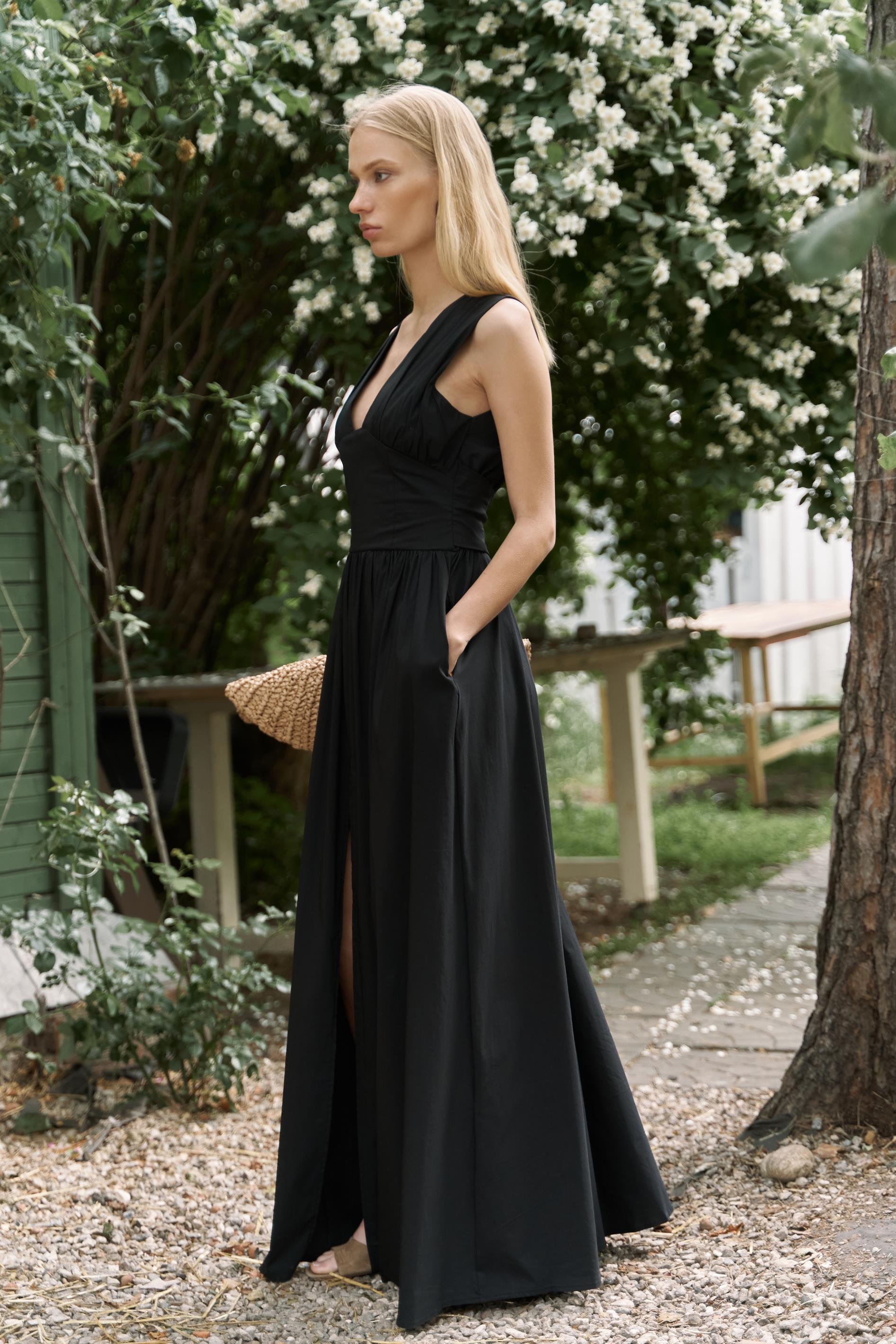 Emilia Korse Detay Siyah Uzun Elbise