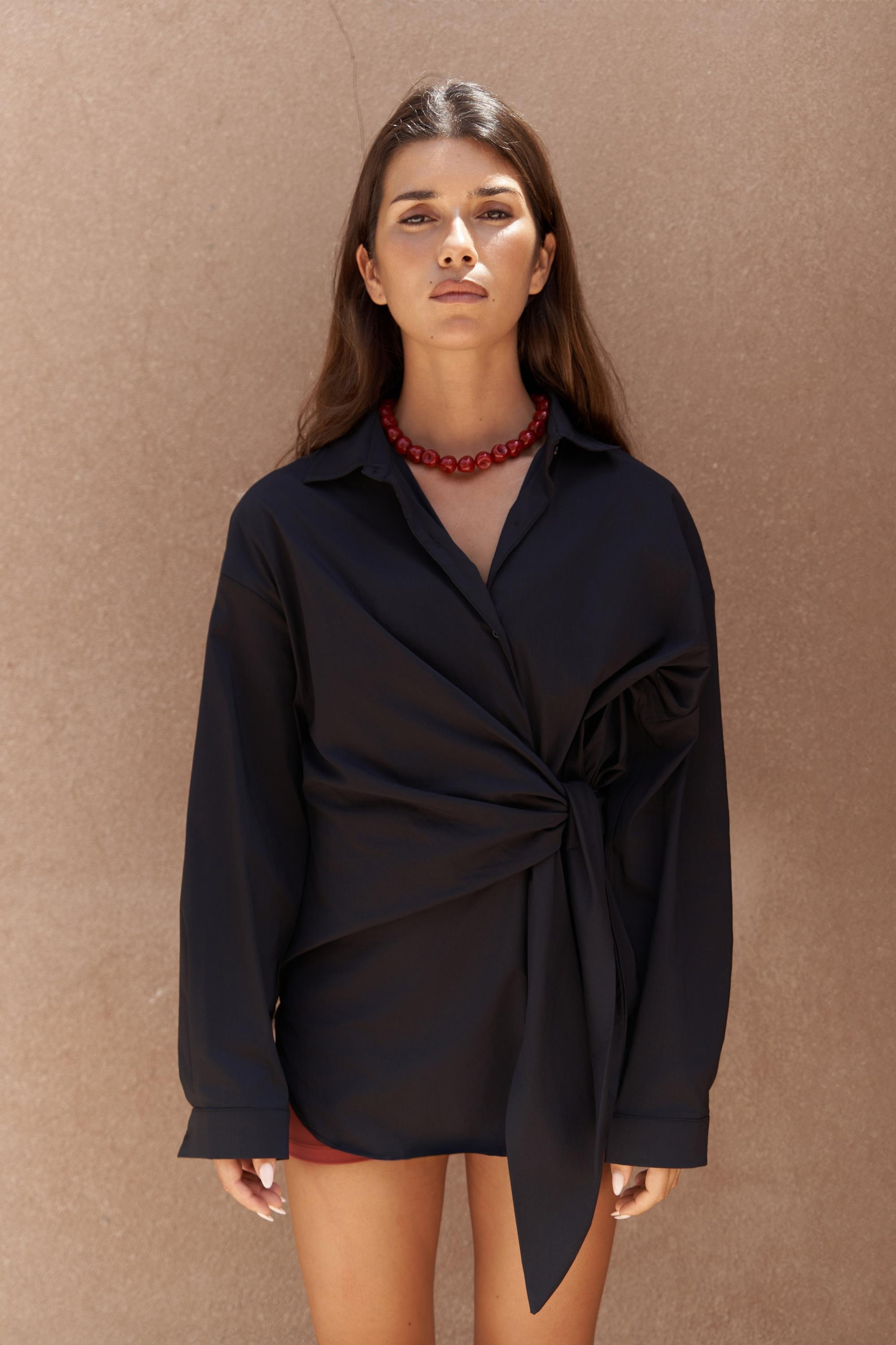 Ester Bağlamalı Siyah Gömlek