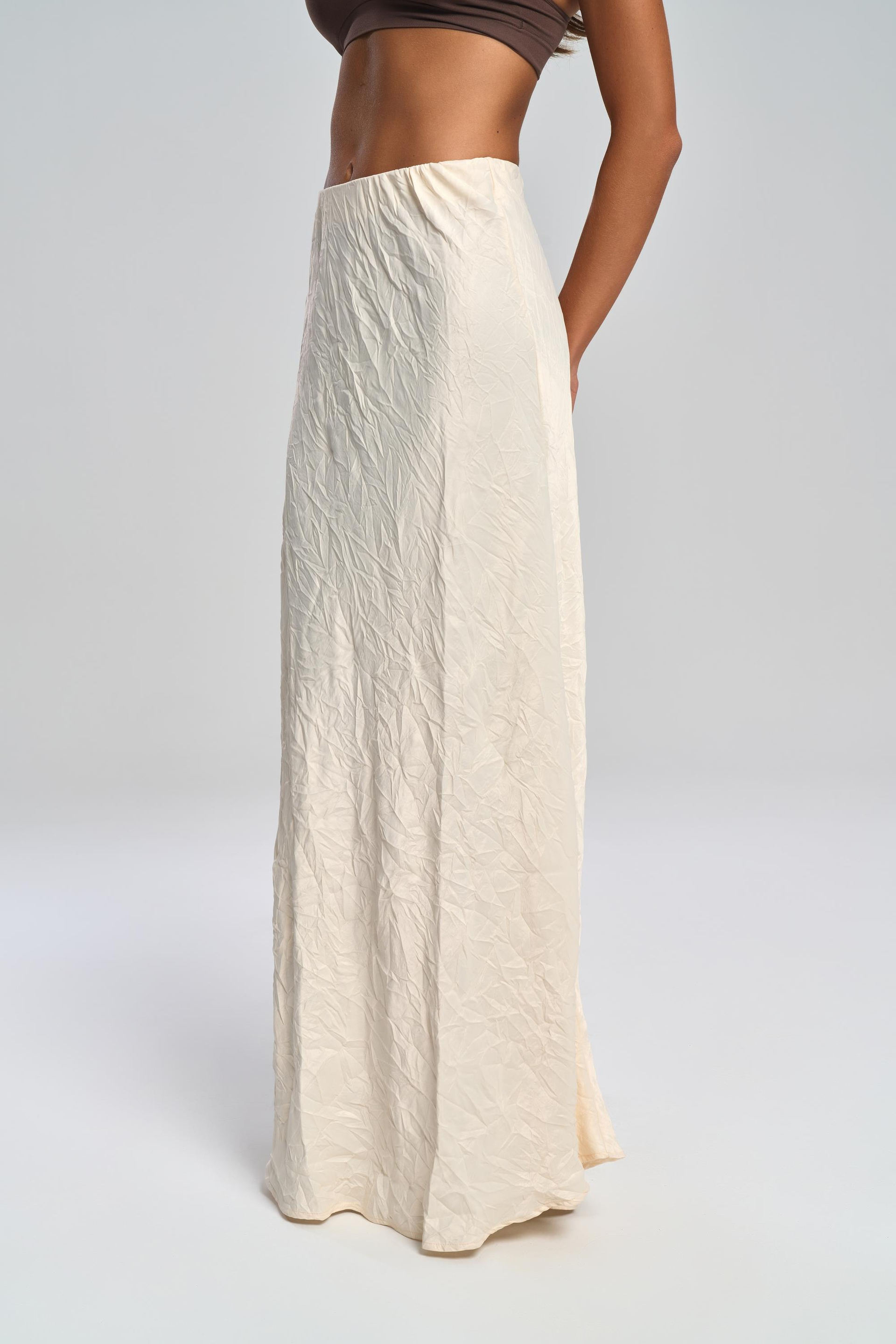 Eubah Kırışık Uzun Ekru Saten Etek