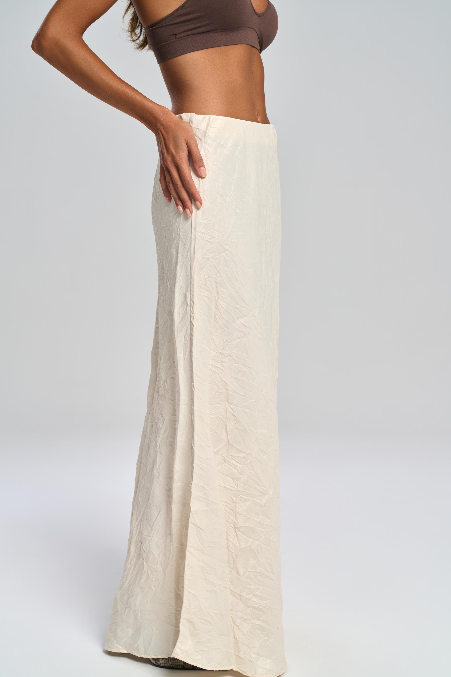 Eubah Kırışık Uzun Ekru Saten Etek