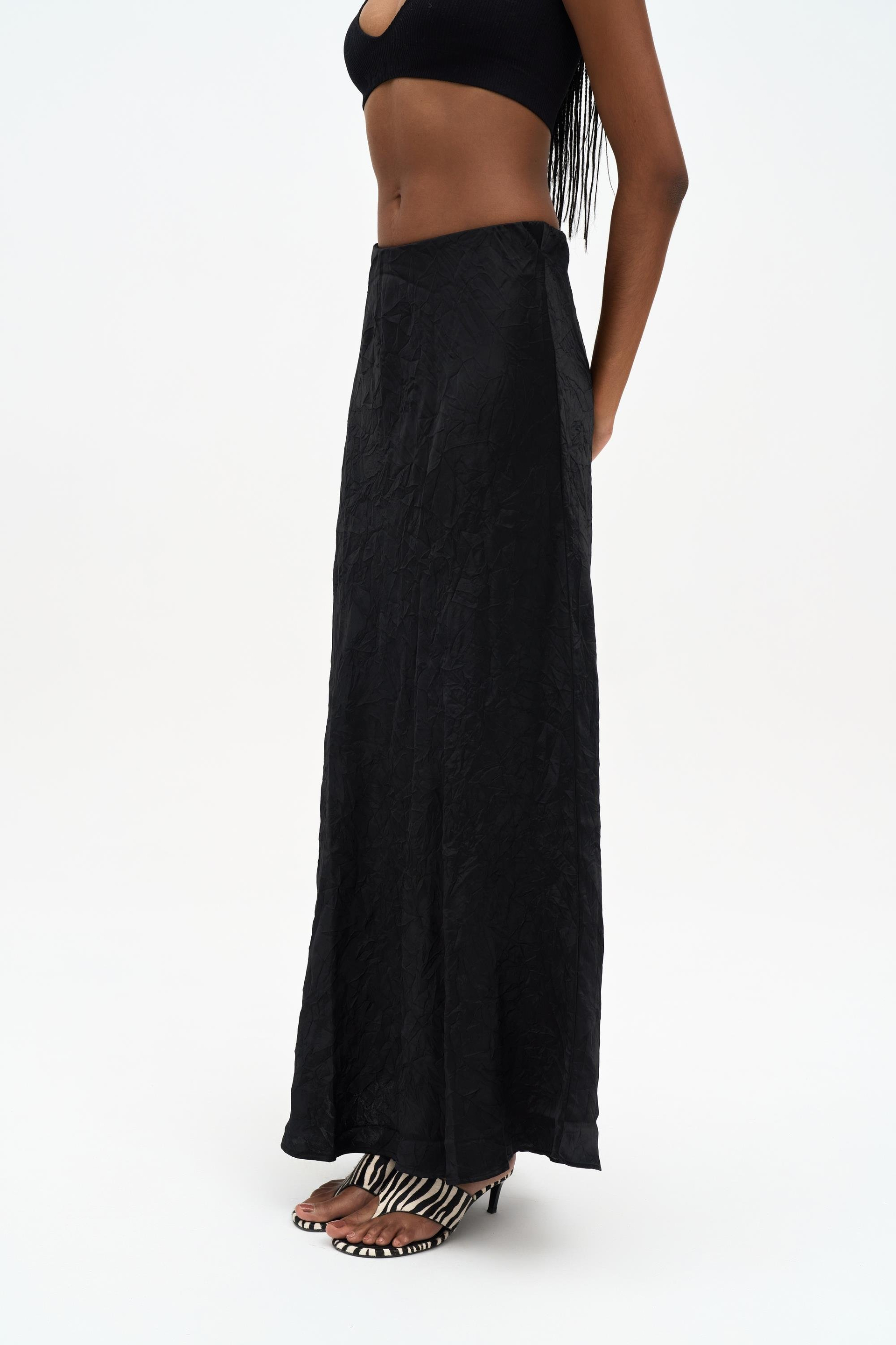 Eubah Kırışık Uzun Siyah Saten Etek