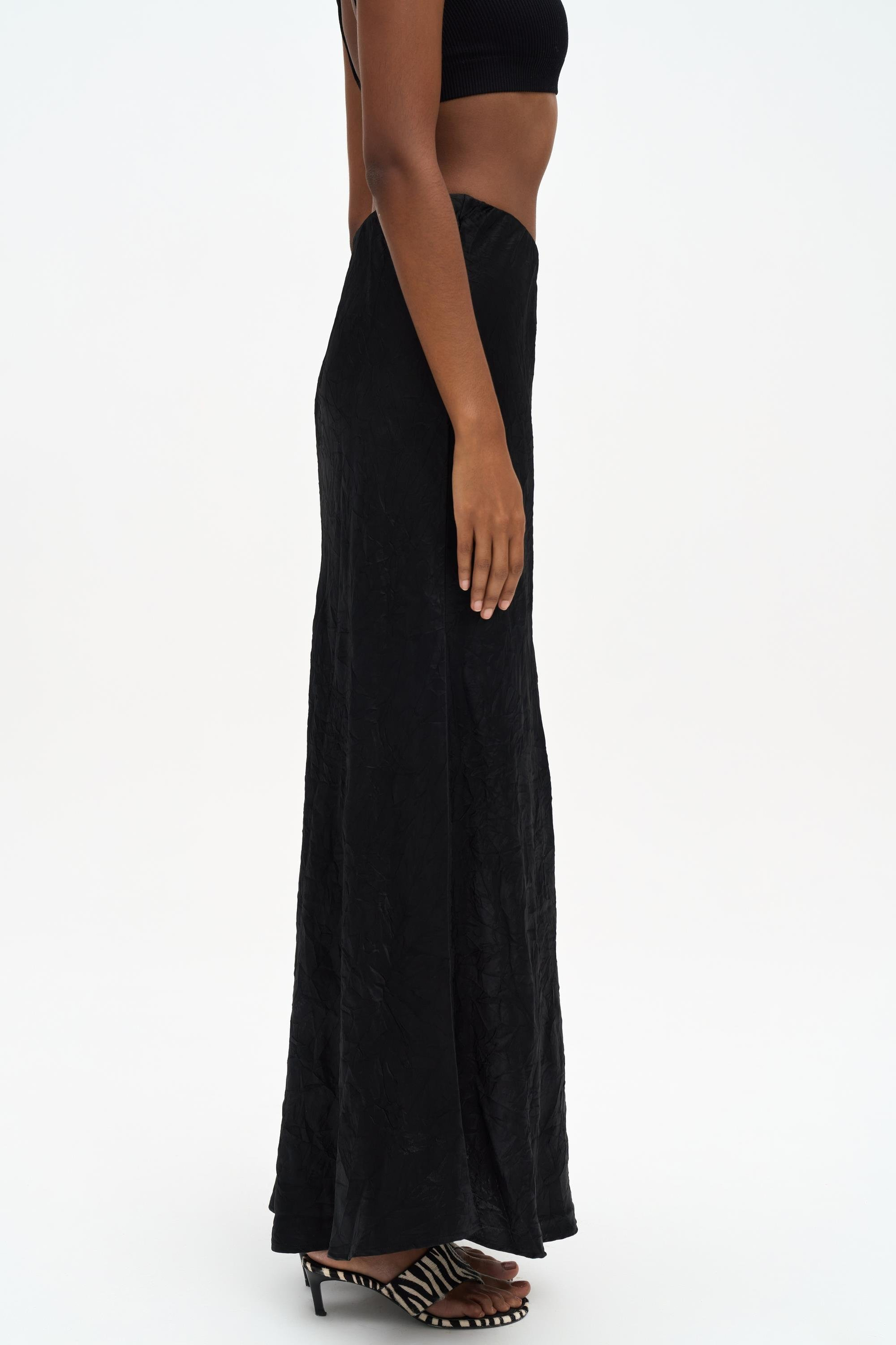 Eubah Kırışık Uzun Siyah Saten Etek