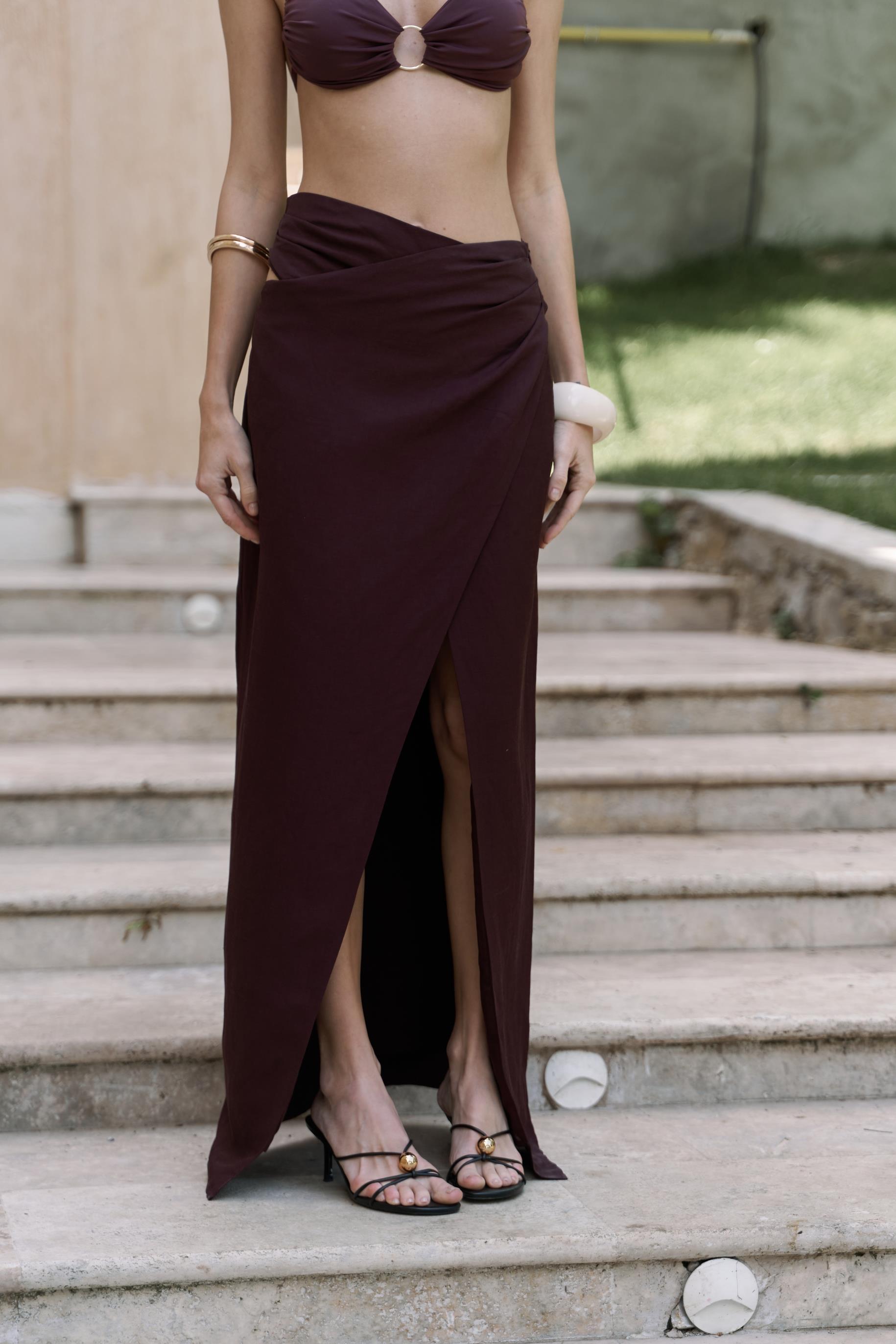 Fabriyonto Asimetrik Bordo Uzun Etek