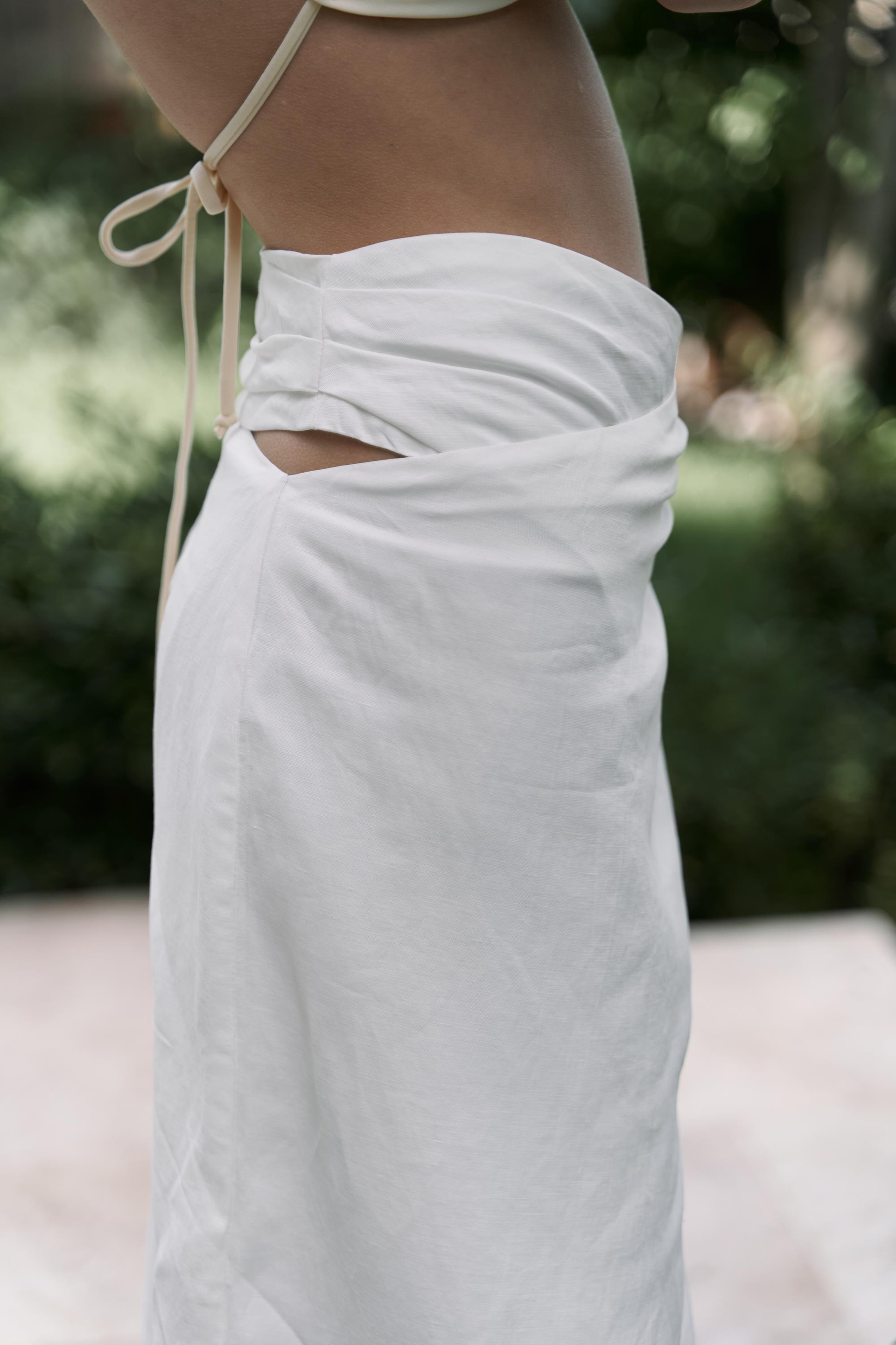 Fabriyonto Asimetrik Ekru Uzun Etek