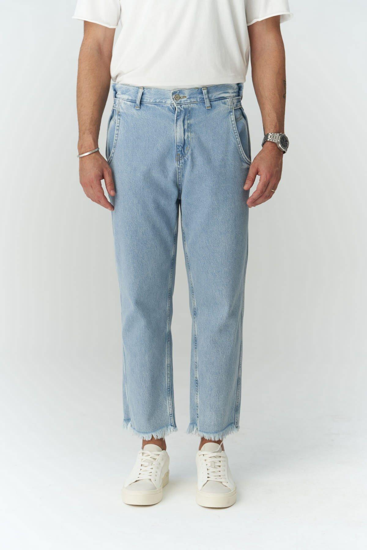 Fergusan Men's Blue Jeans with Belt Detail