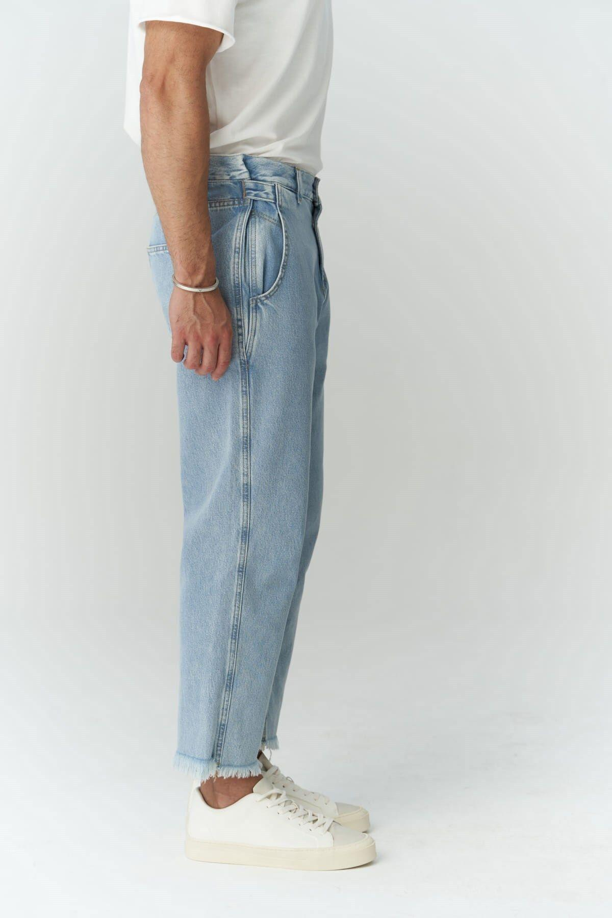 Fergusan Men's Blue Jeans with Belt Detail